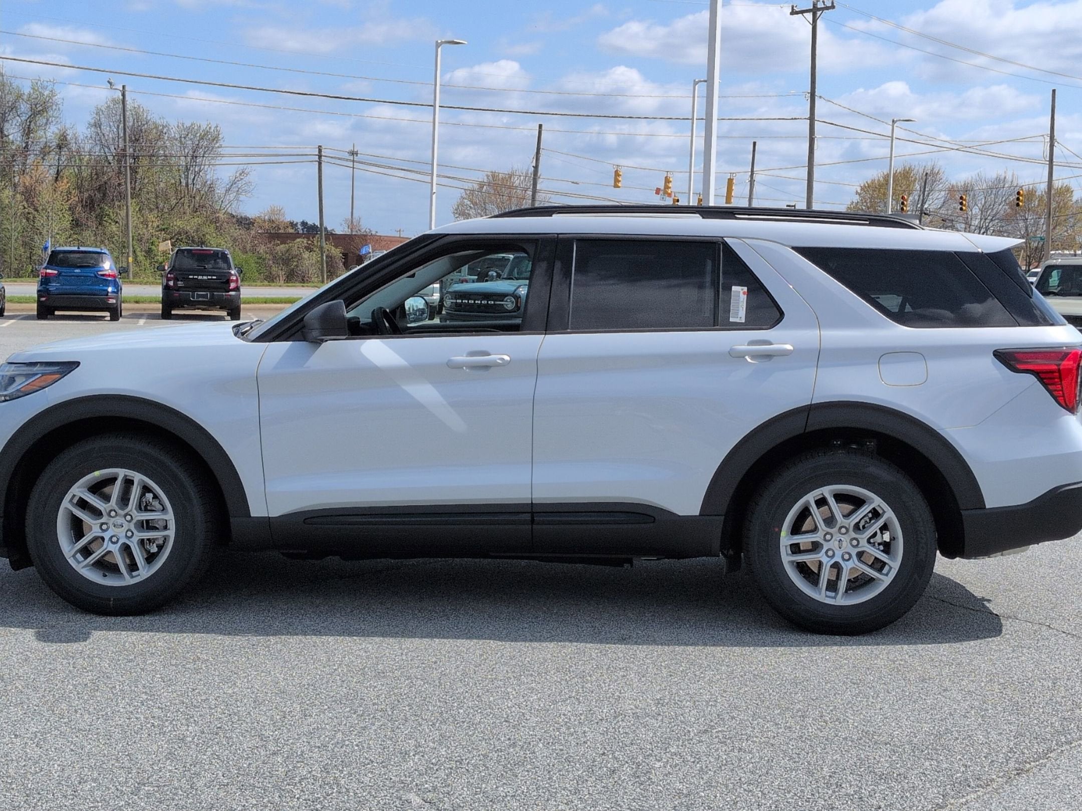 2026 Ford Explorer Active w/200A Pkg
