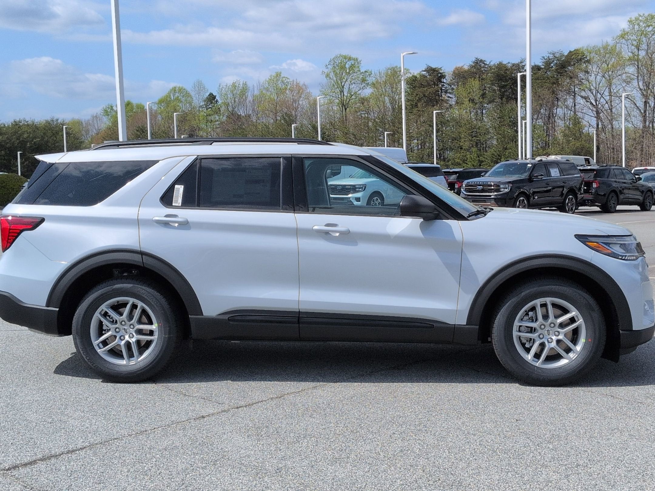 2026 Ford Explorer Active w/200A Pkg