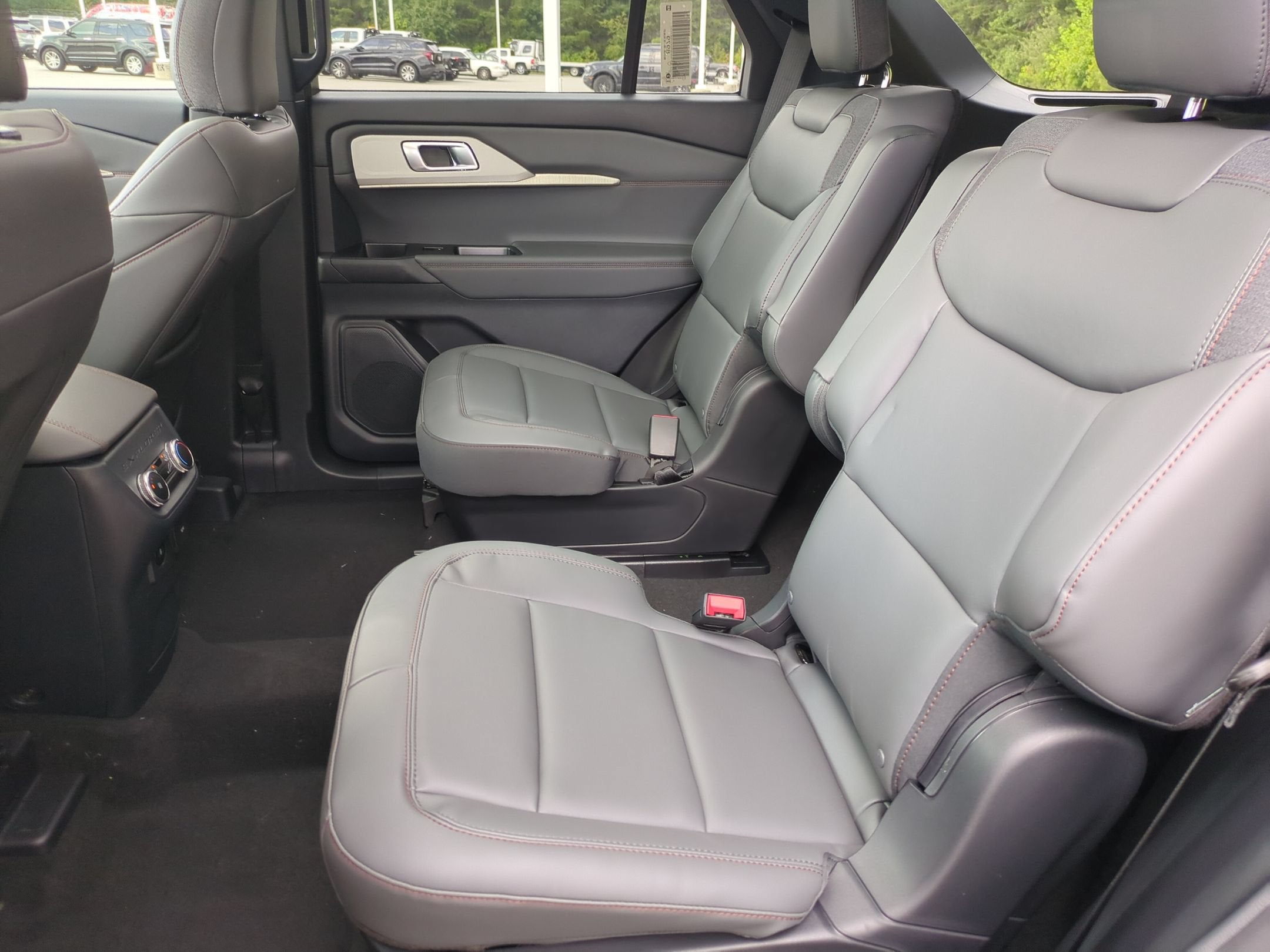 2027 Ford Explorer Active w/200A Pkg