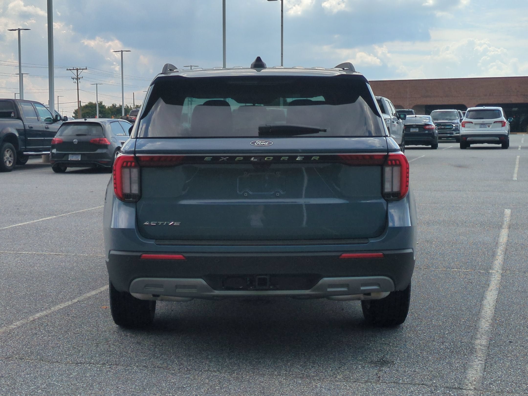 2027 Ford Explorer Active w/200A Pkg