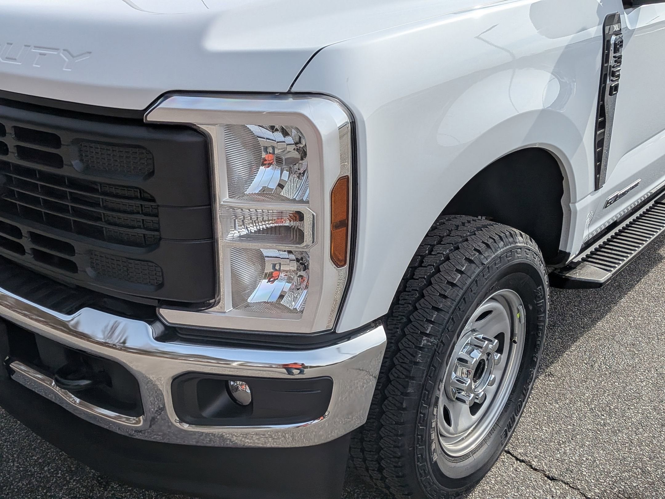2026 Ford Super Duty F-350 SRW XLT