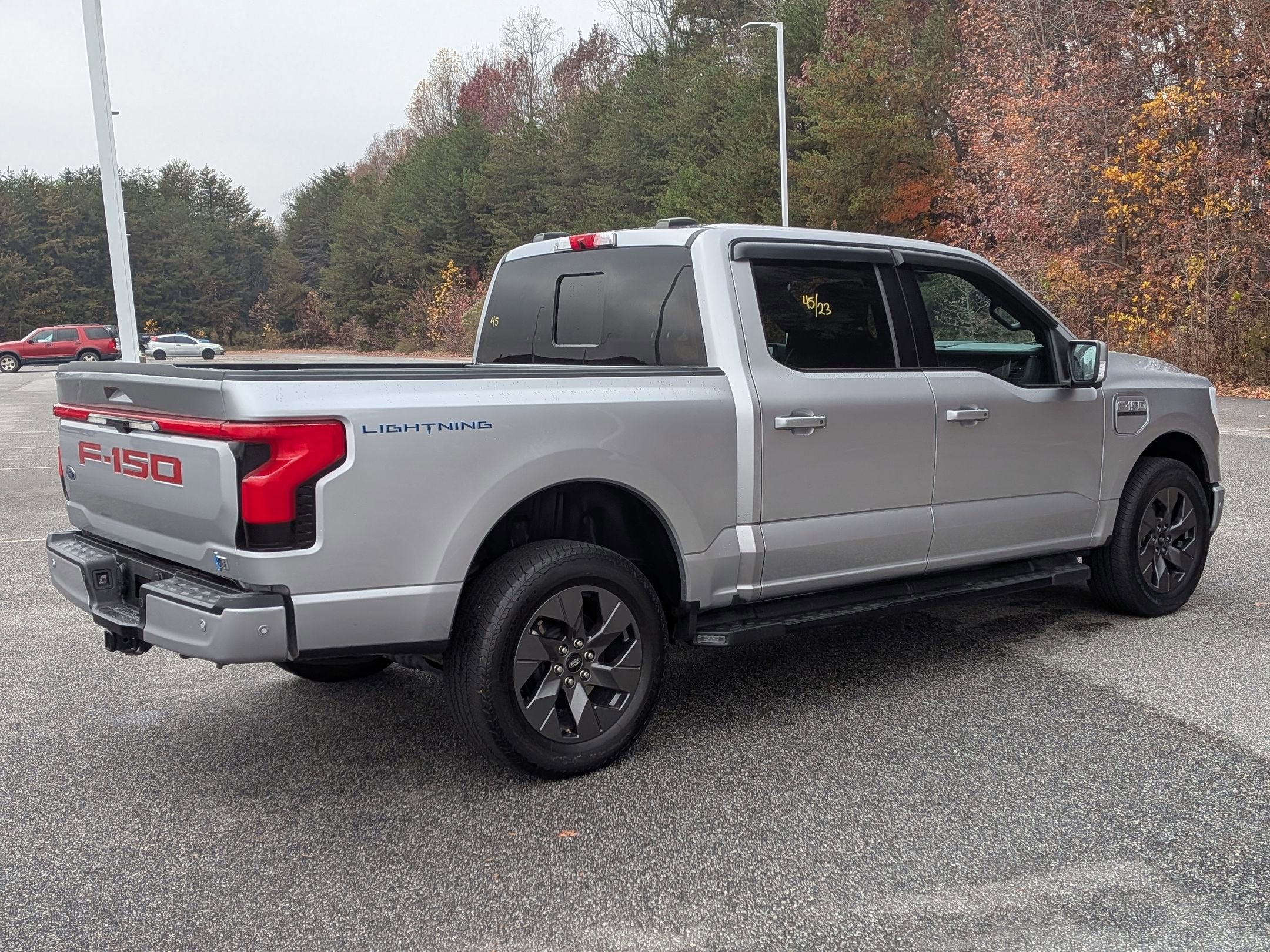 2023 Ford F-150 Lightning LARIAT