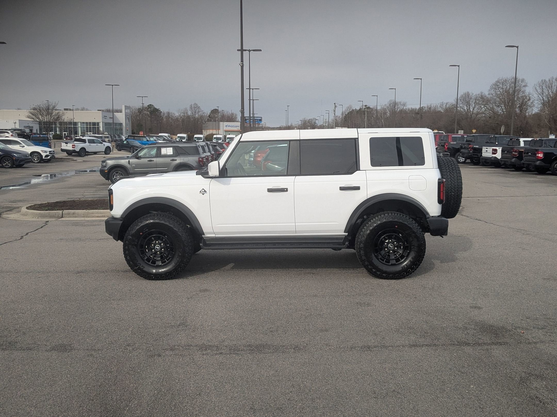 2026 Ford Bronco Outer Banks
