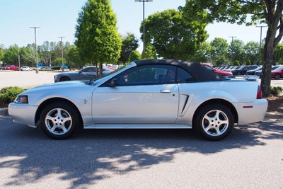 2003 Ford Mustang V6