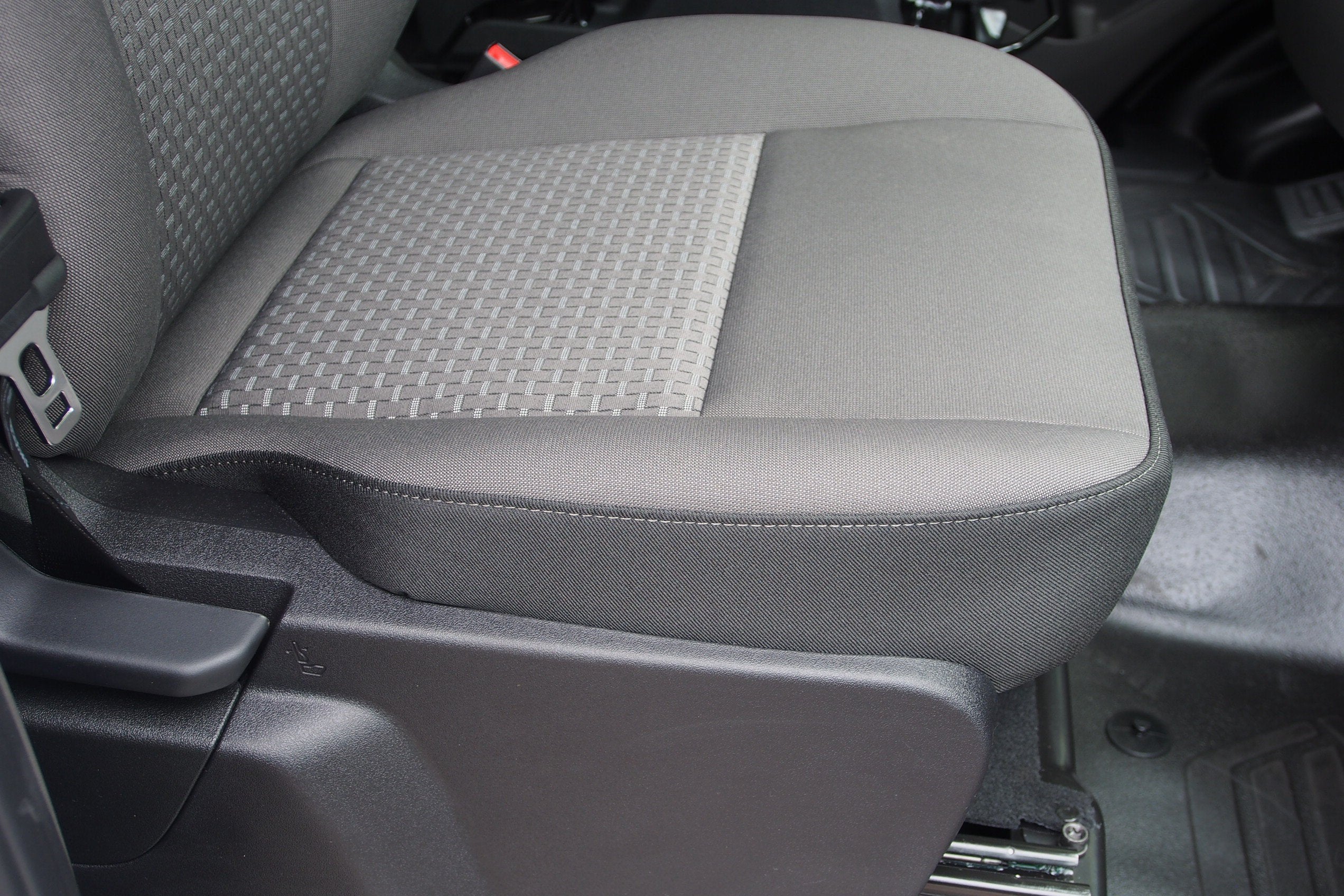 2026 Ford Transit Passenger Wagon XL
