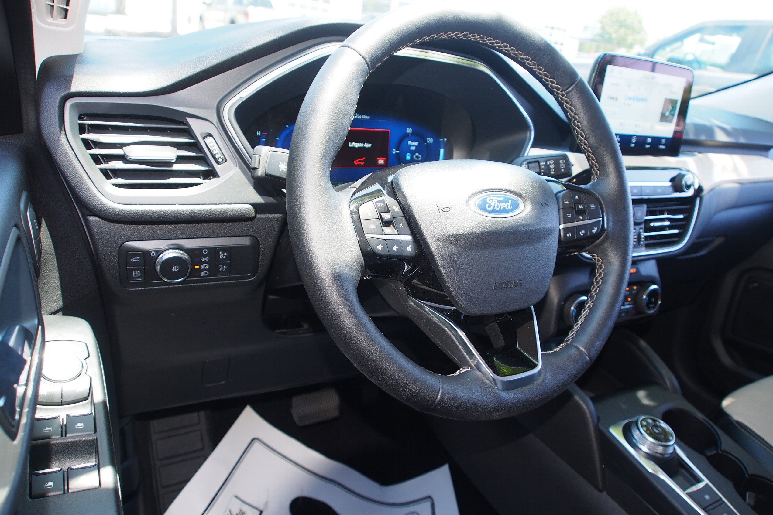 2022 Ford Escape Titanium Hybrid