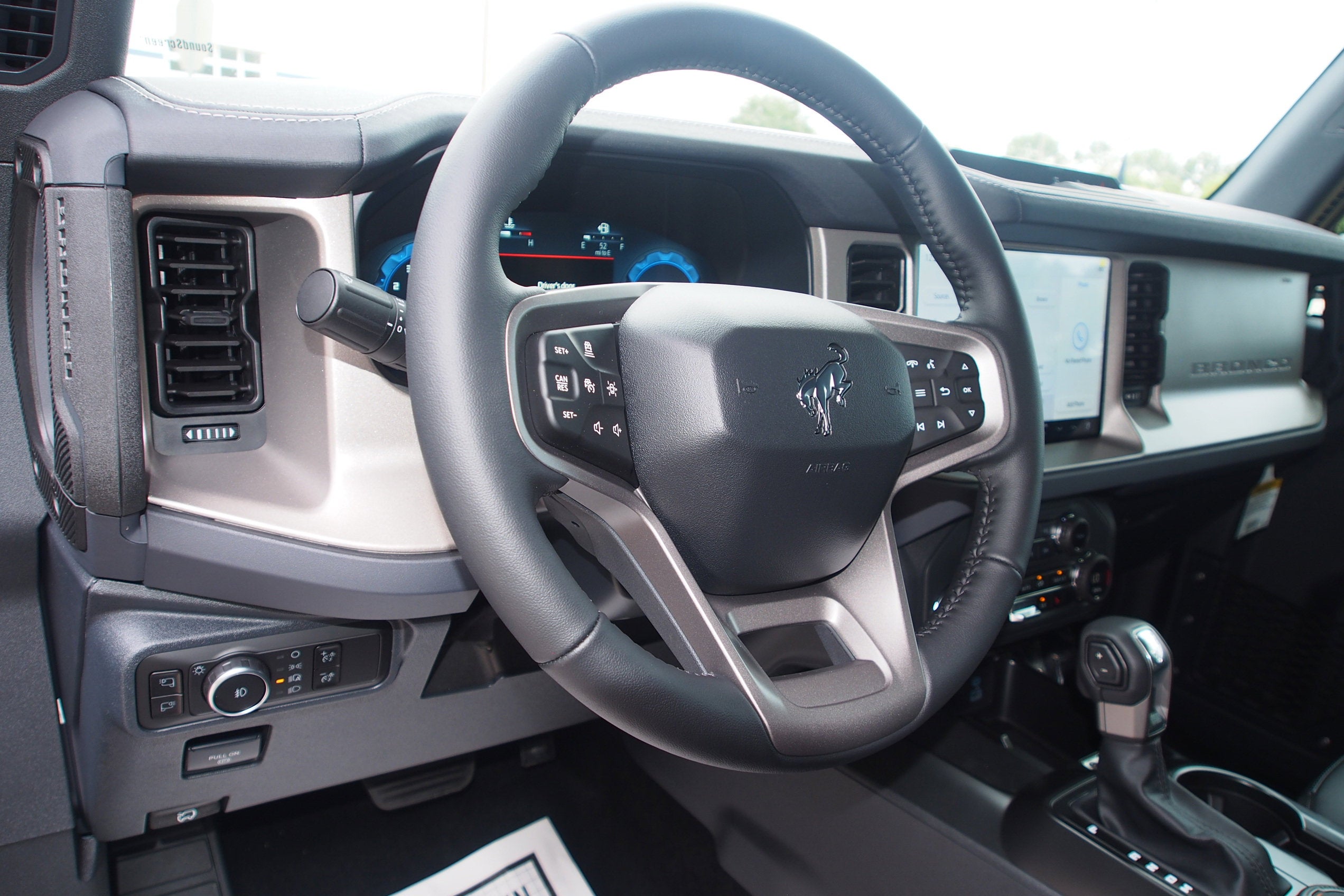 2025 Ford Bronco Outer Banks - Crossroads Courtesy Demo