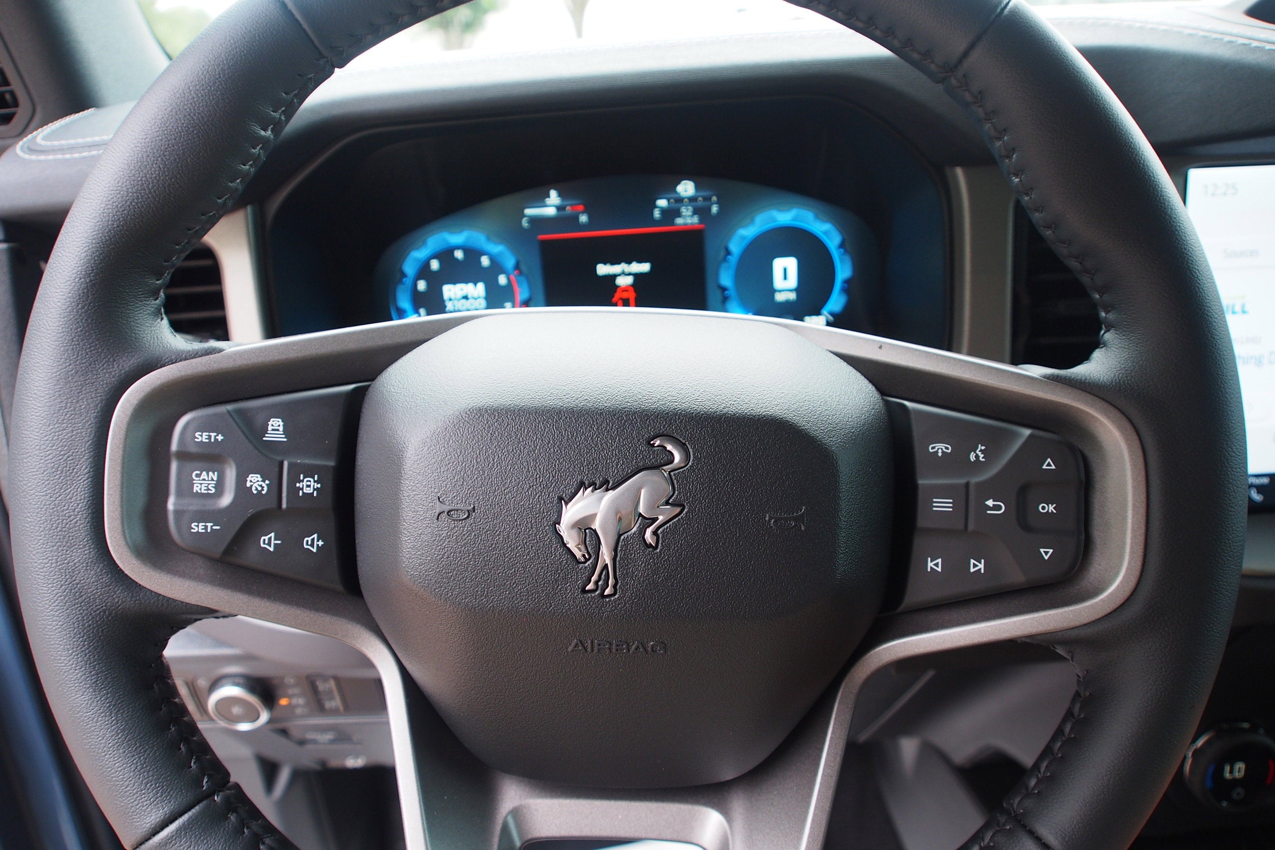 2025 Ford Bronco Outer Banks - Crossroads Courtesy Demo