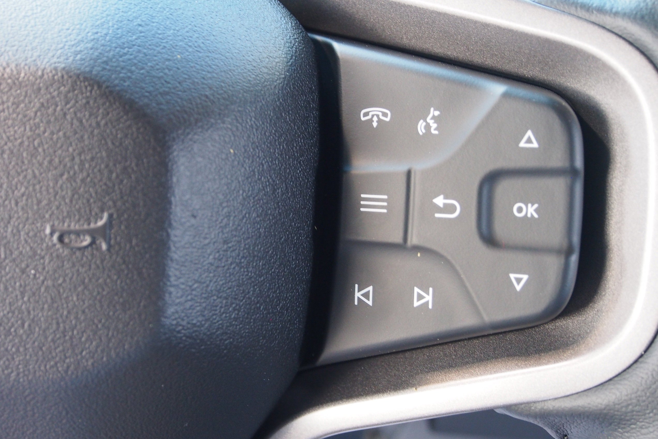 2025 Ford Bronco Outer Banks - Crossroads Courtesy Demo