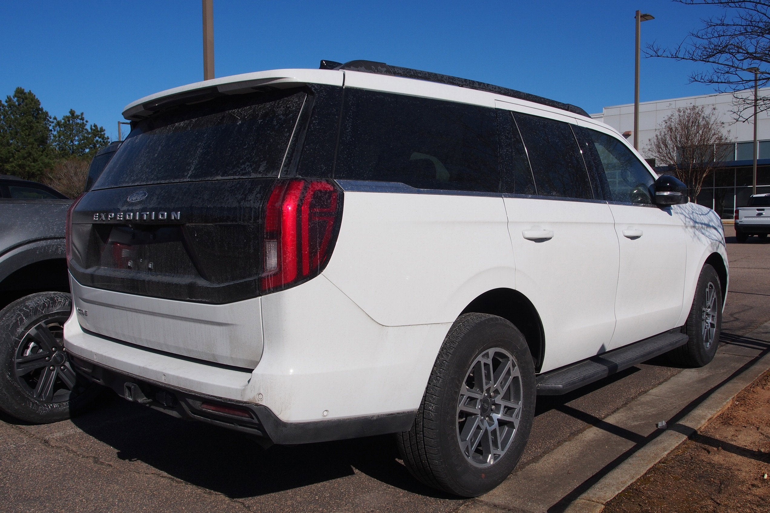 2025 Ford Expedition Active