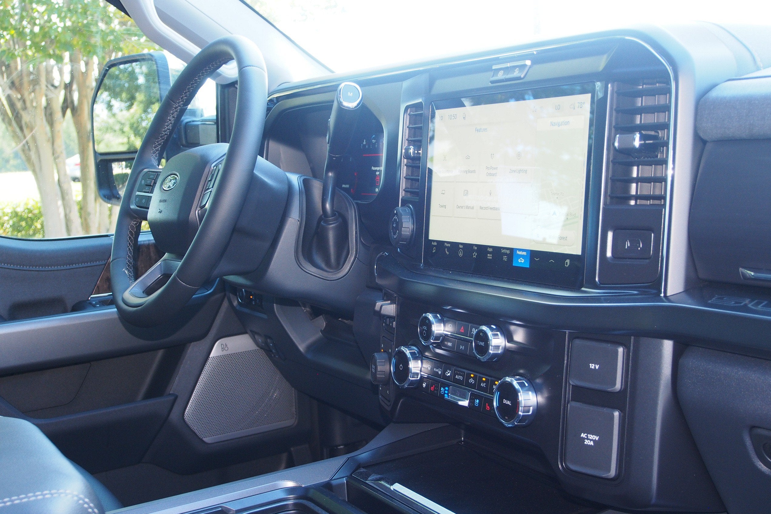 2027 Ford Super Duty F-250 SRW LARIAT
