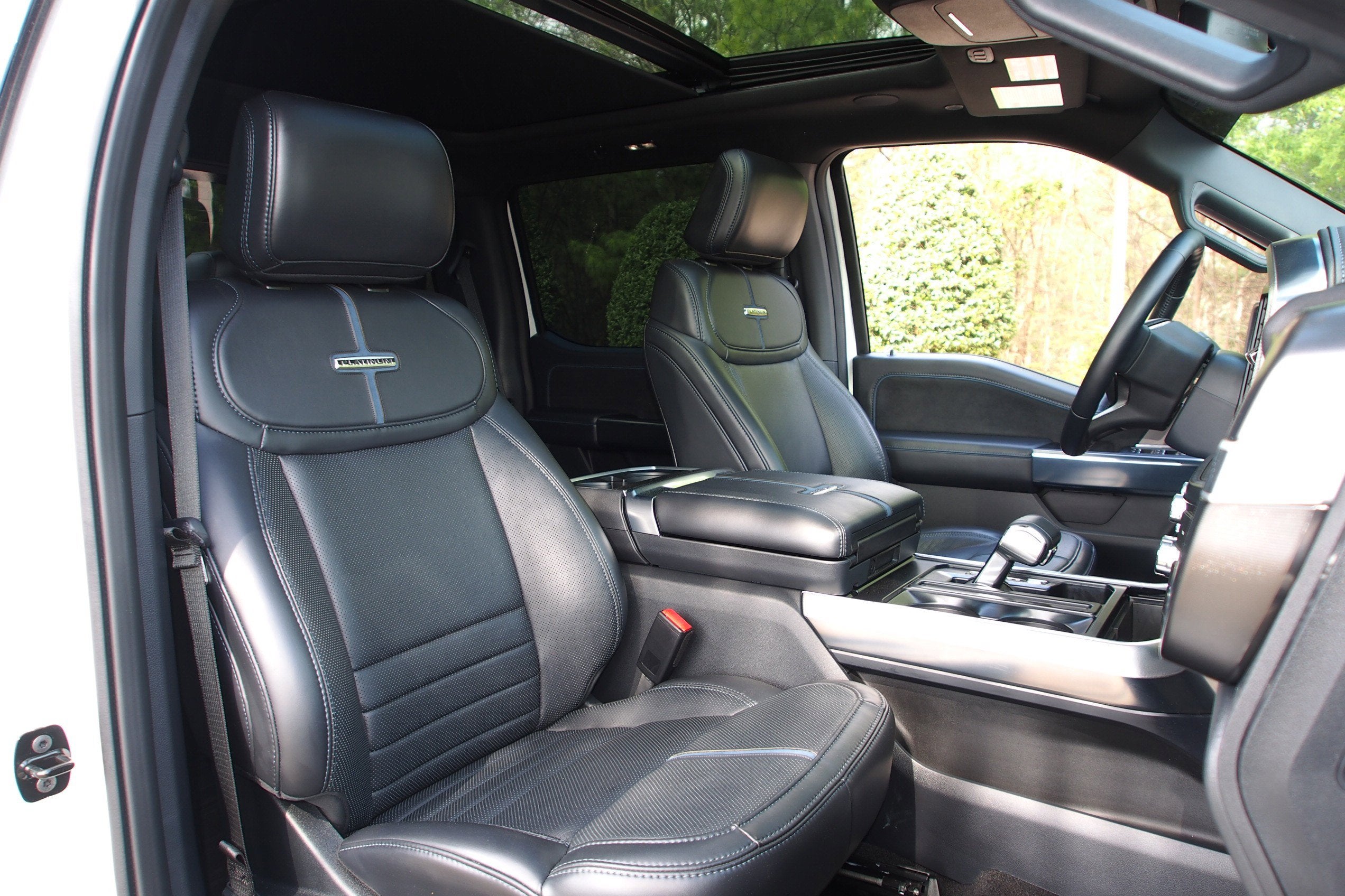 2025 Ford F-150 Platinum