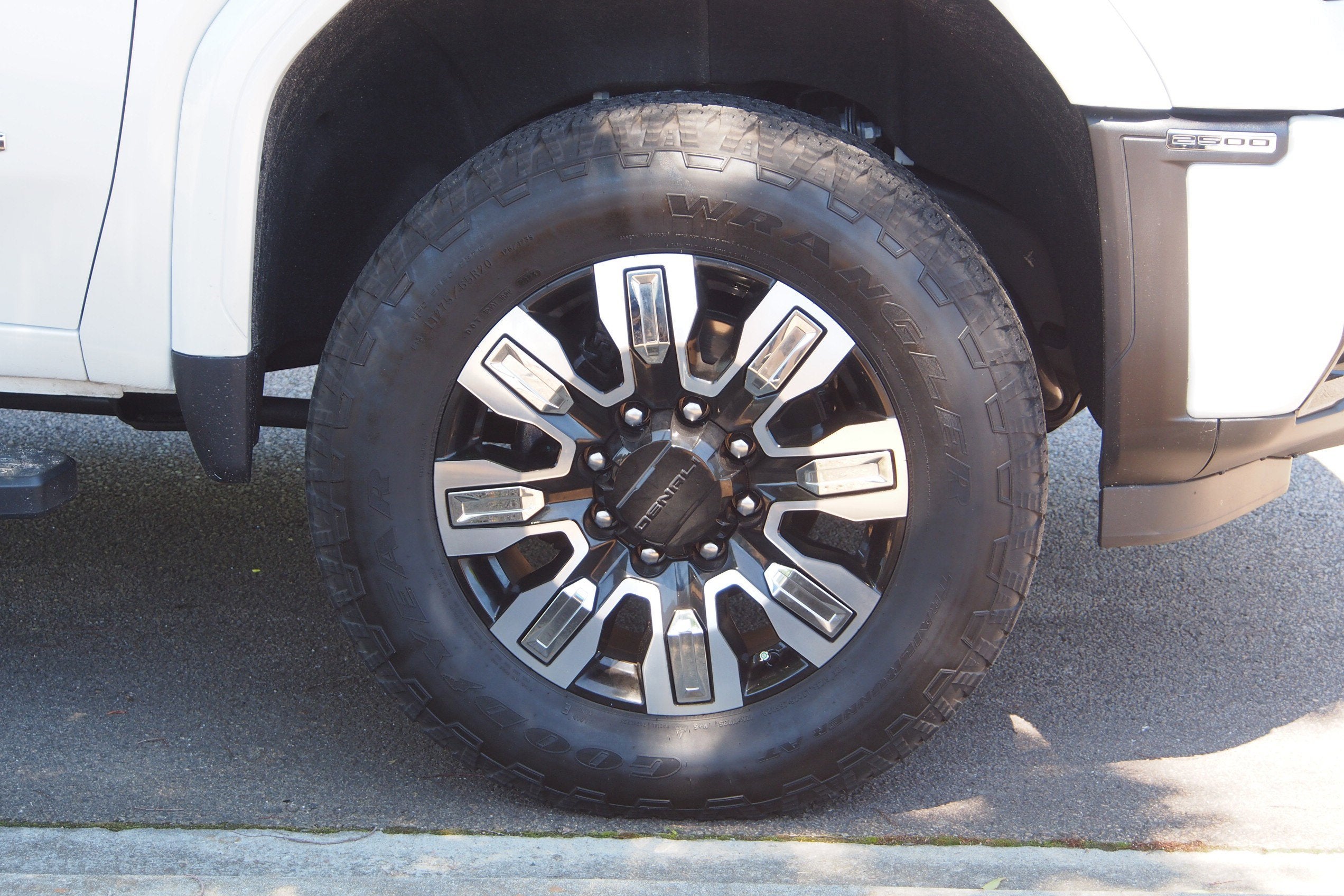2024 GMC Sierra 2500HD Denali