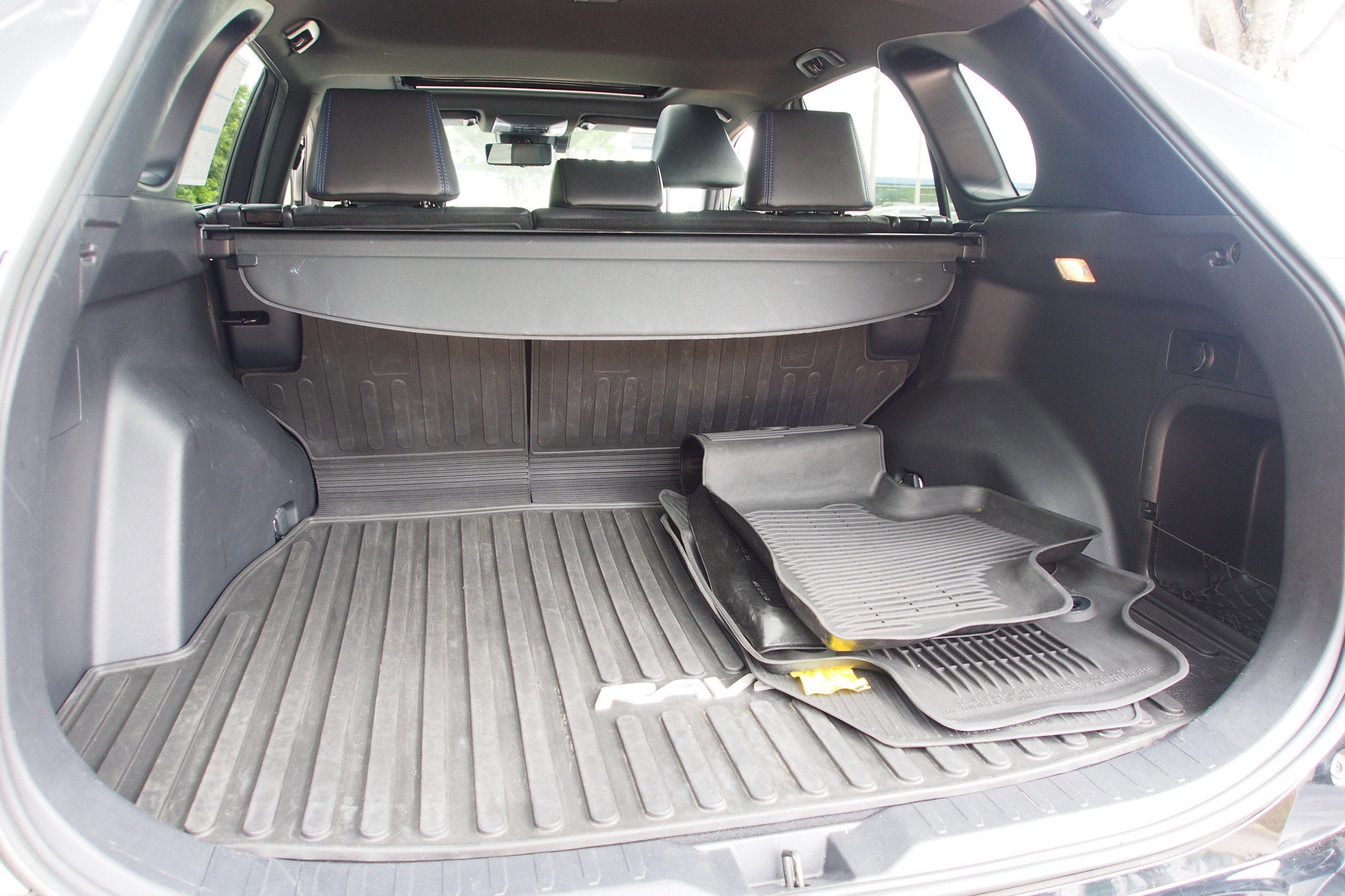 2019 Toyota RAV4 Hybrid XSE
