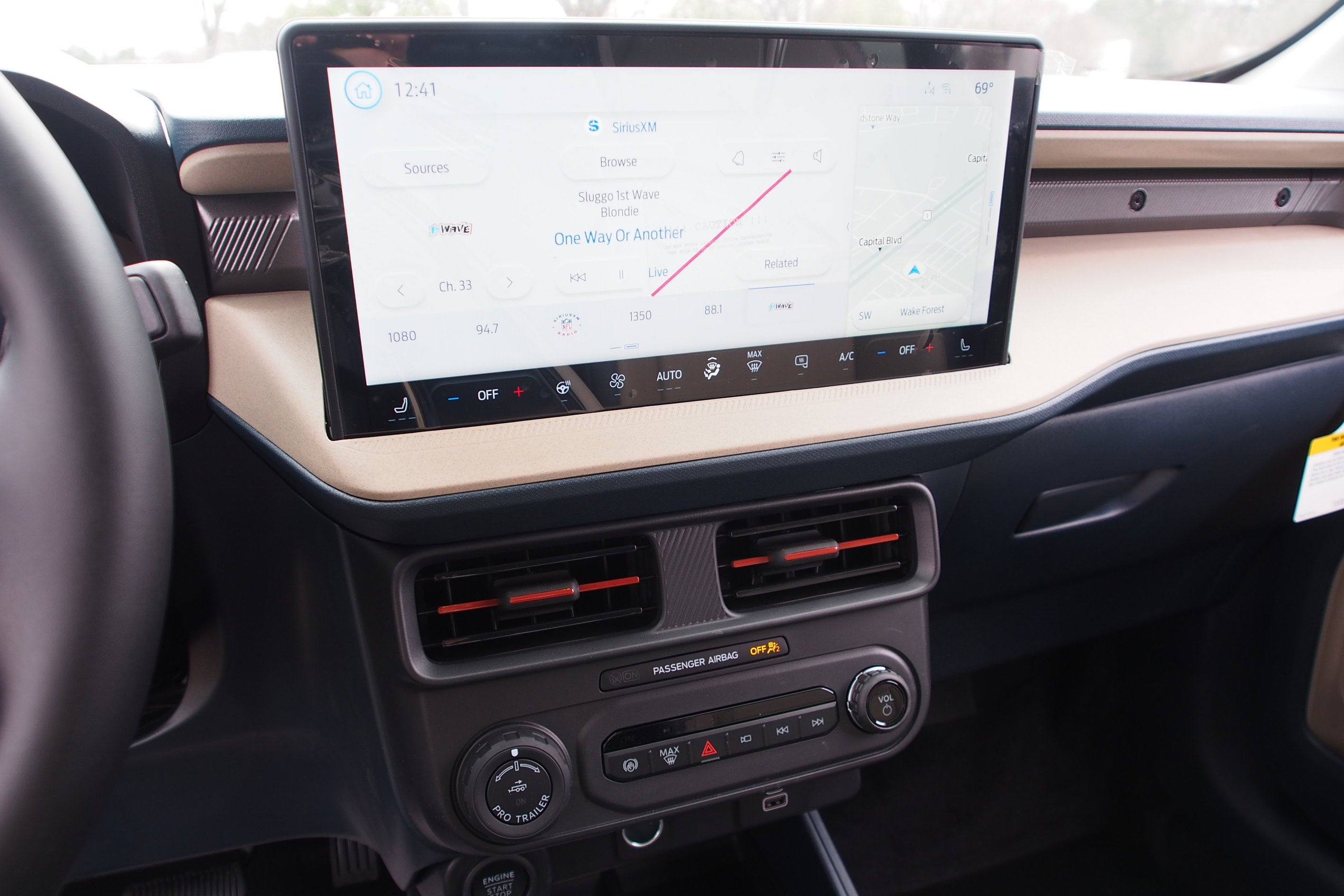 2026 Ford Maverick LARIAT - Crossroads Courtesy Demo