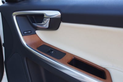 2015 Volvo XC60 T6 Platinum