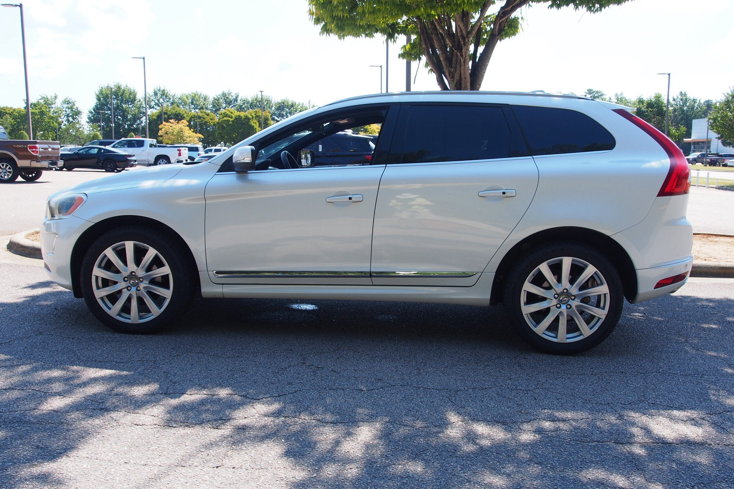 2015 Volvo XC60 T6 Platinum