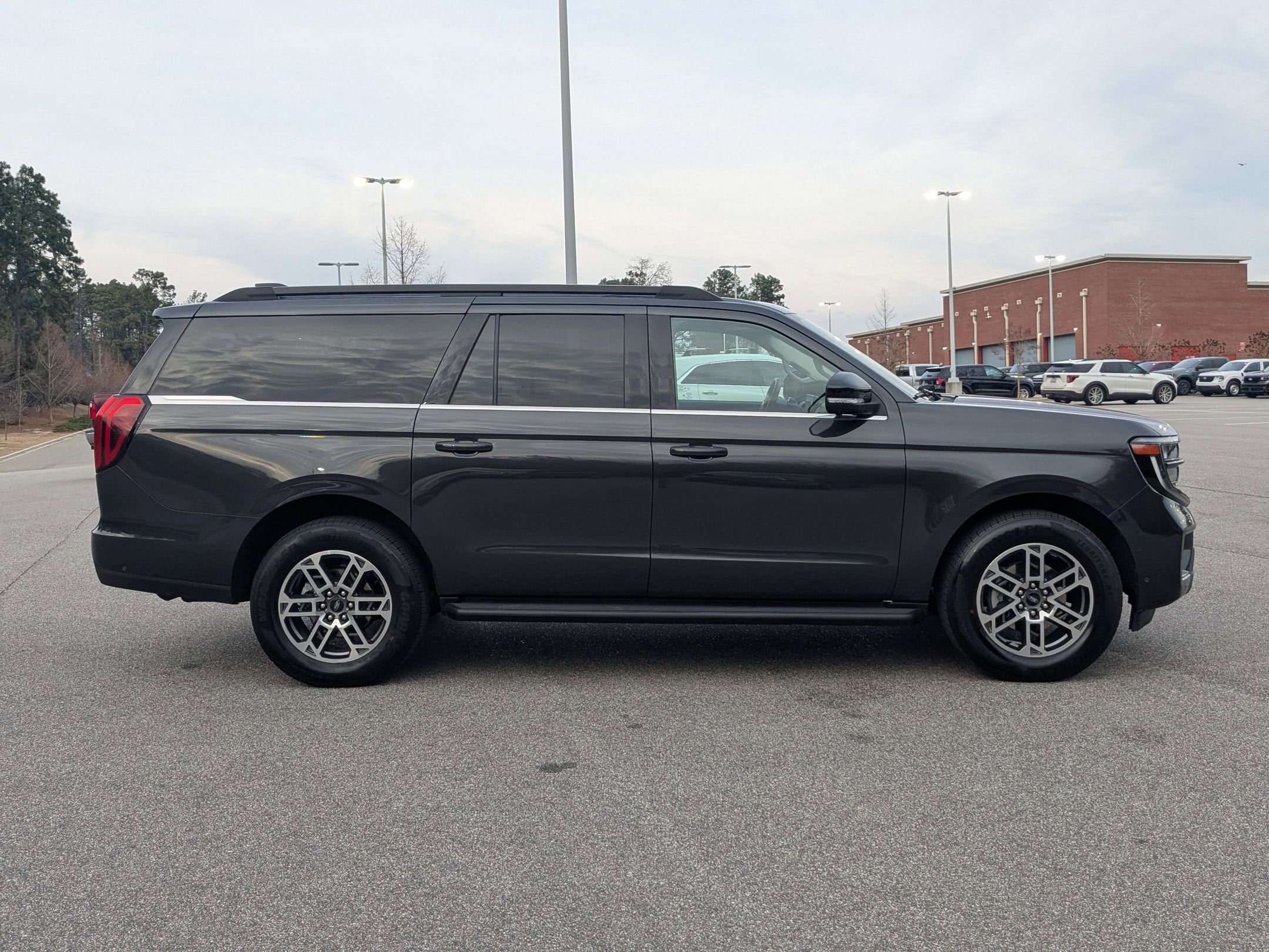 2025 Ford Expedition Max Active