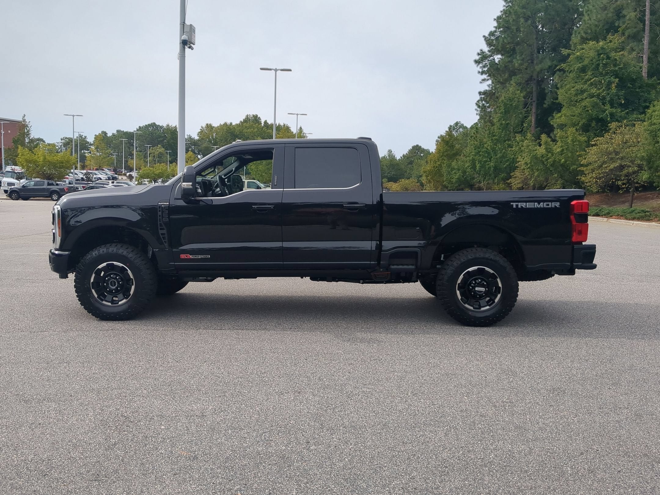 2027 Ford Super Duty F-350 SRW Platinum
