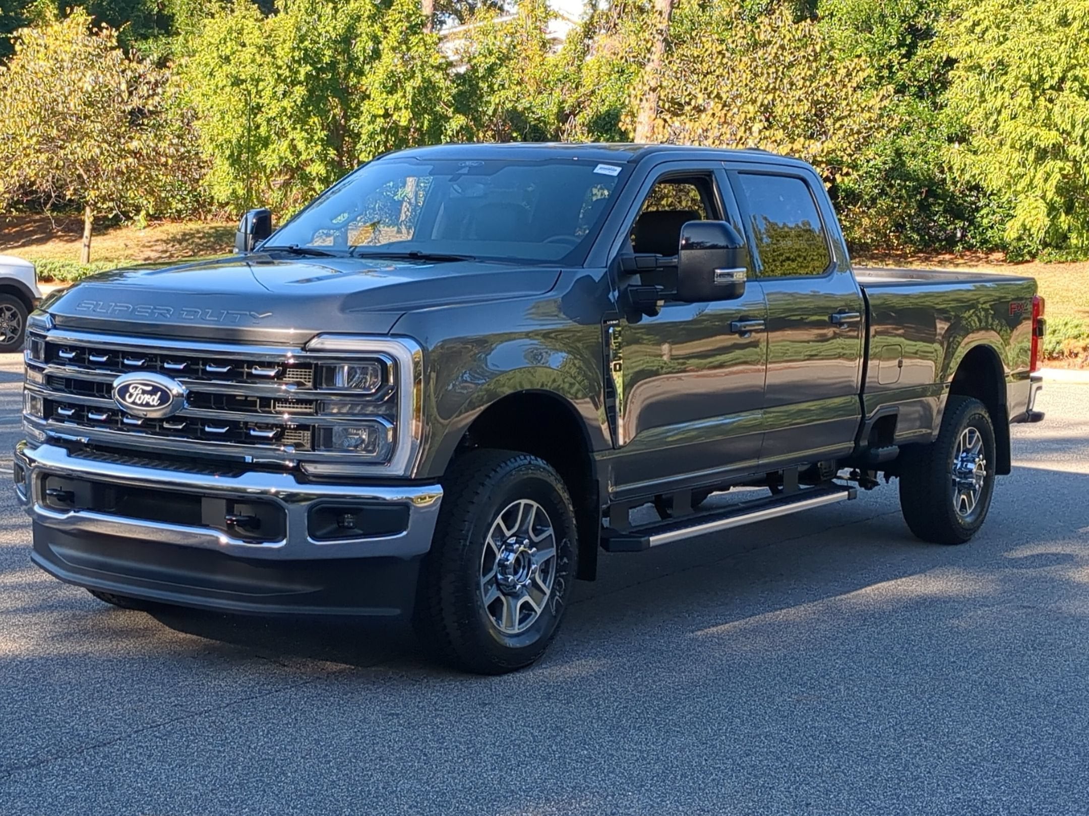 2027 Ford Super Duty F-350 SRW LARIAT
