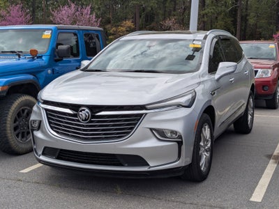 2022 Buick Enclave Essence