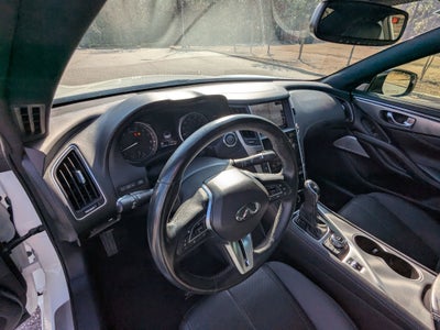 2022 INFINITI Q60 LUXE