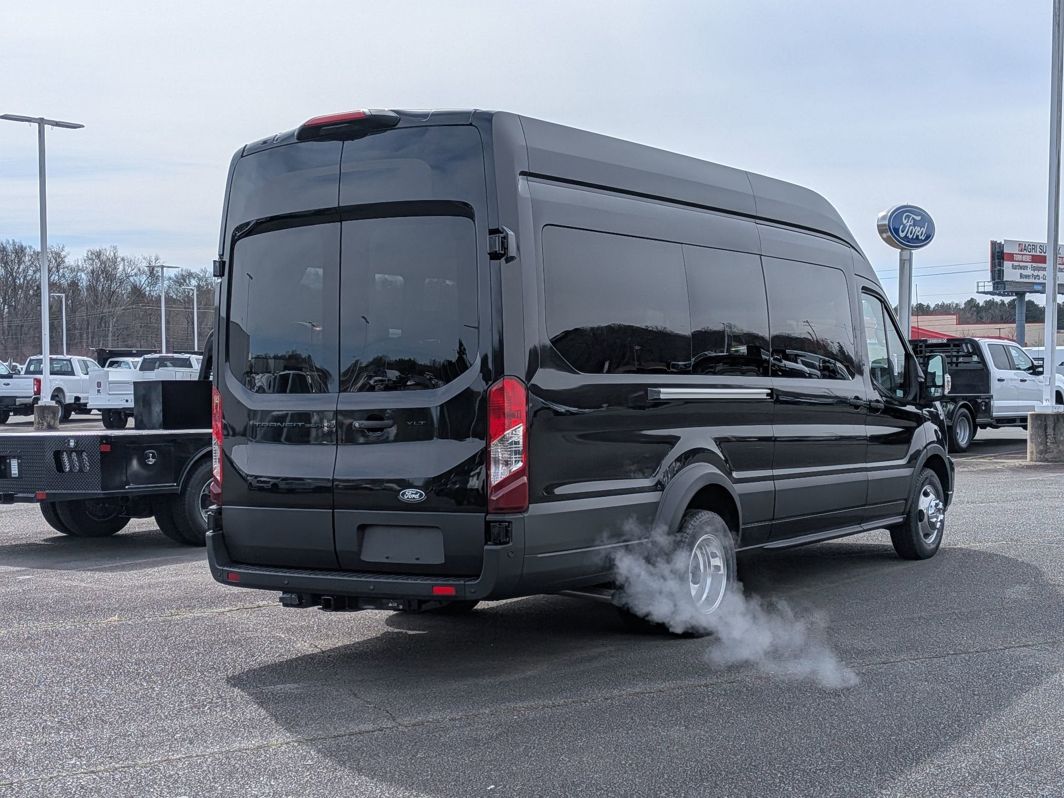 2026 Ford Transit Passenger Wagon XLT