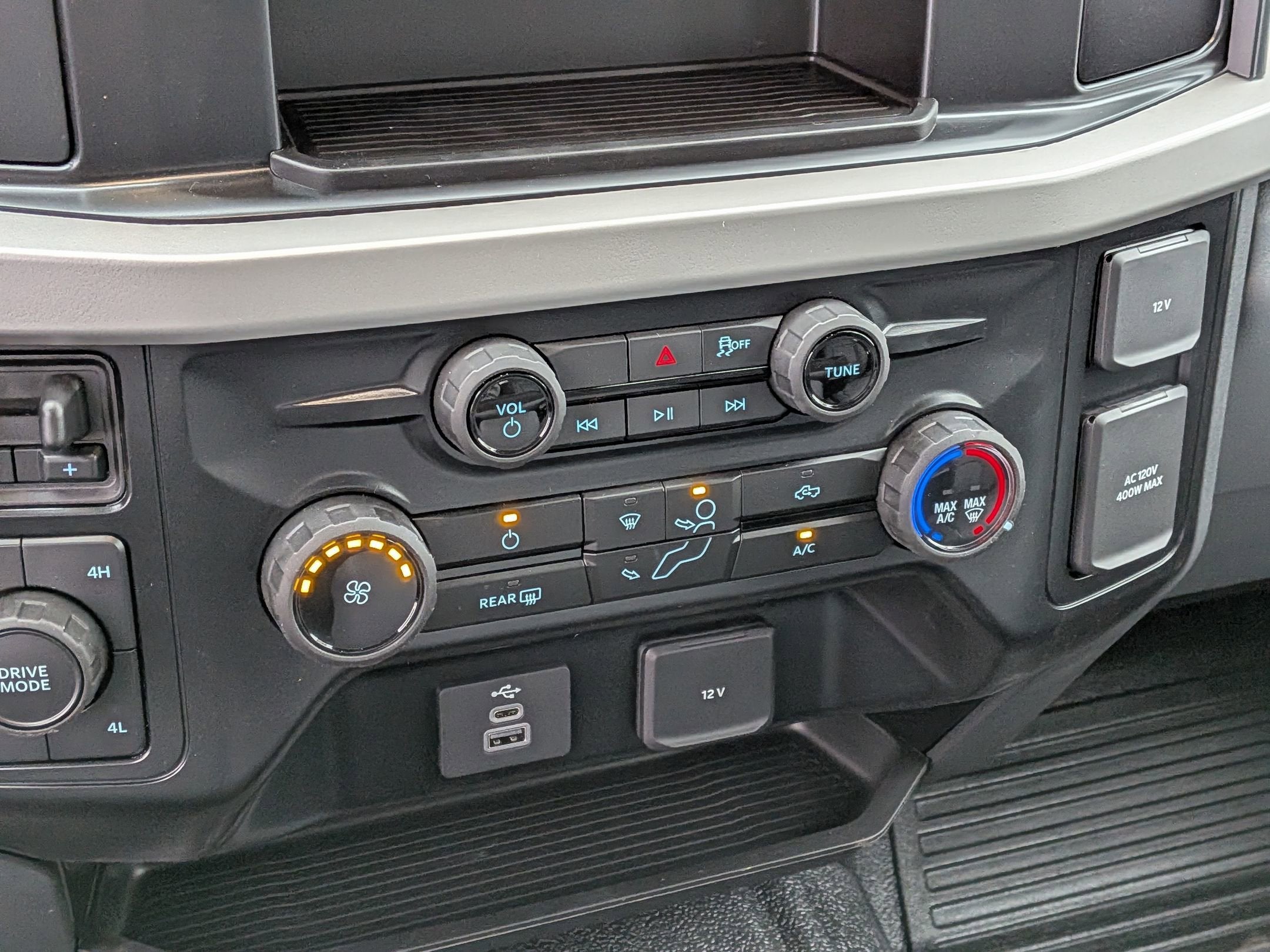 2025 Ford Super Duty F-350 SRW Reading Body XL