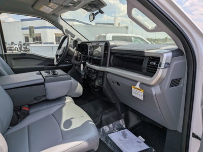 2025 Ford Super Duty F-600 DRW XL