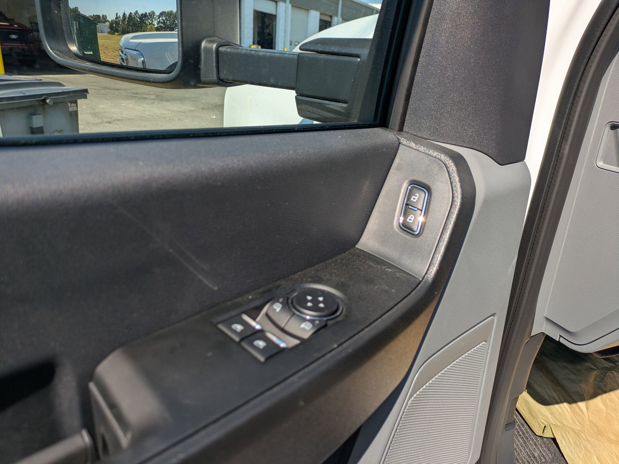 2025 Ford Super Duty F-600 DRW XL