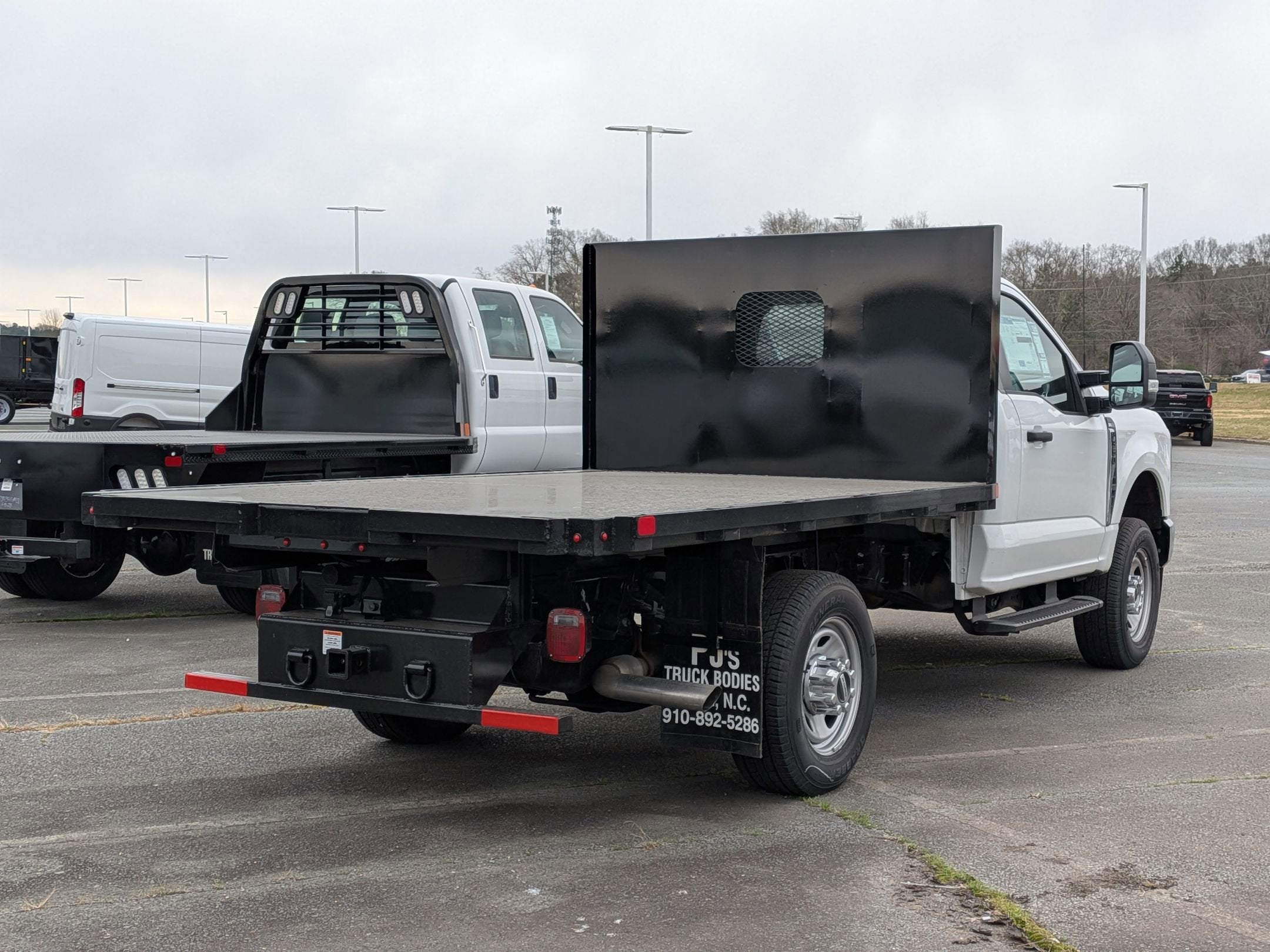 2025 Ford Super Duty F-350 SRW XL