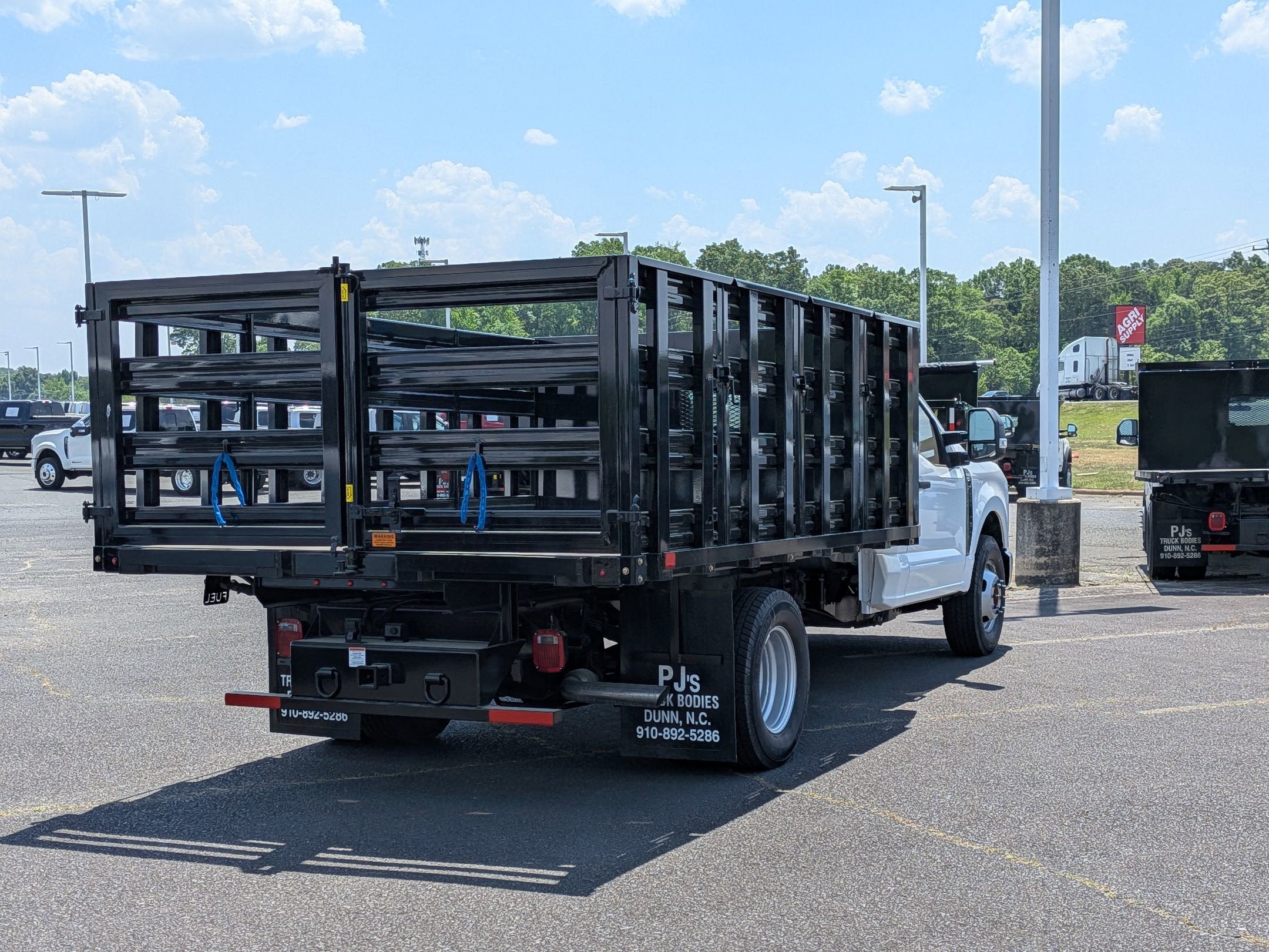 2026 Ford Super Duty F-350 DRW XL
