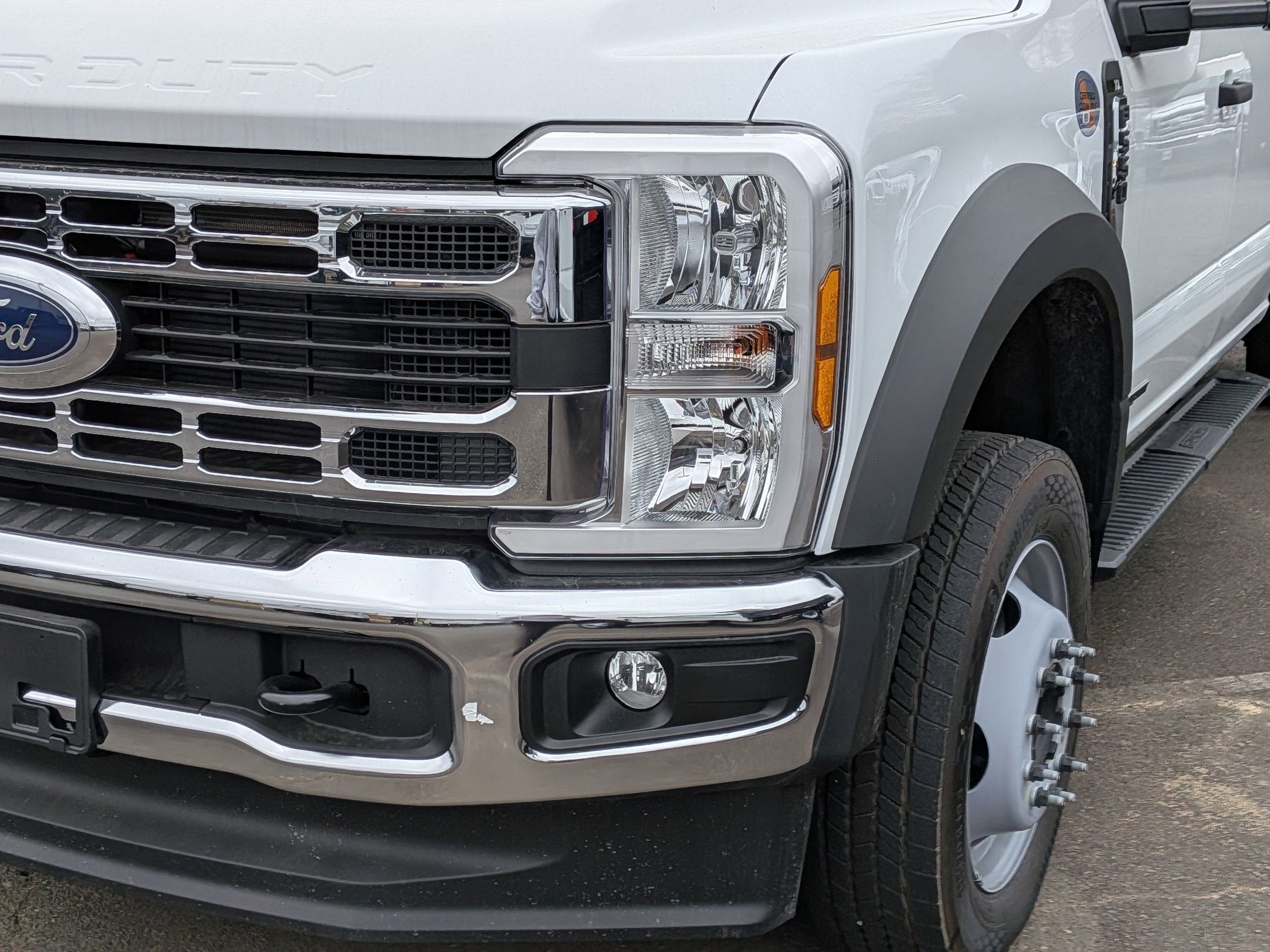 2025 Ford Super Duty F-550 DRW XL