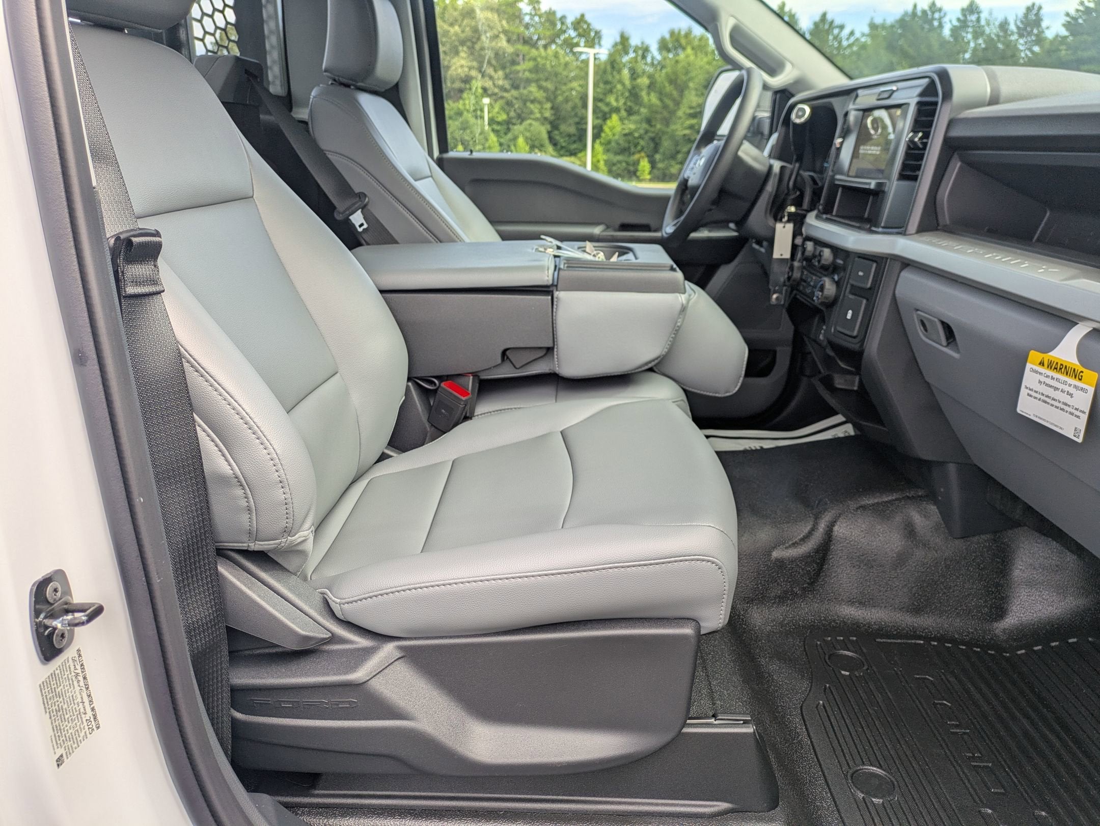 2025 Ford Super Duty F-550 DRW XL