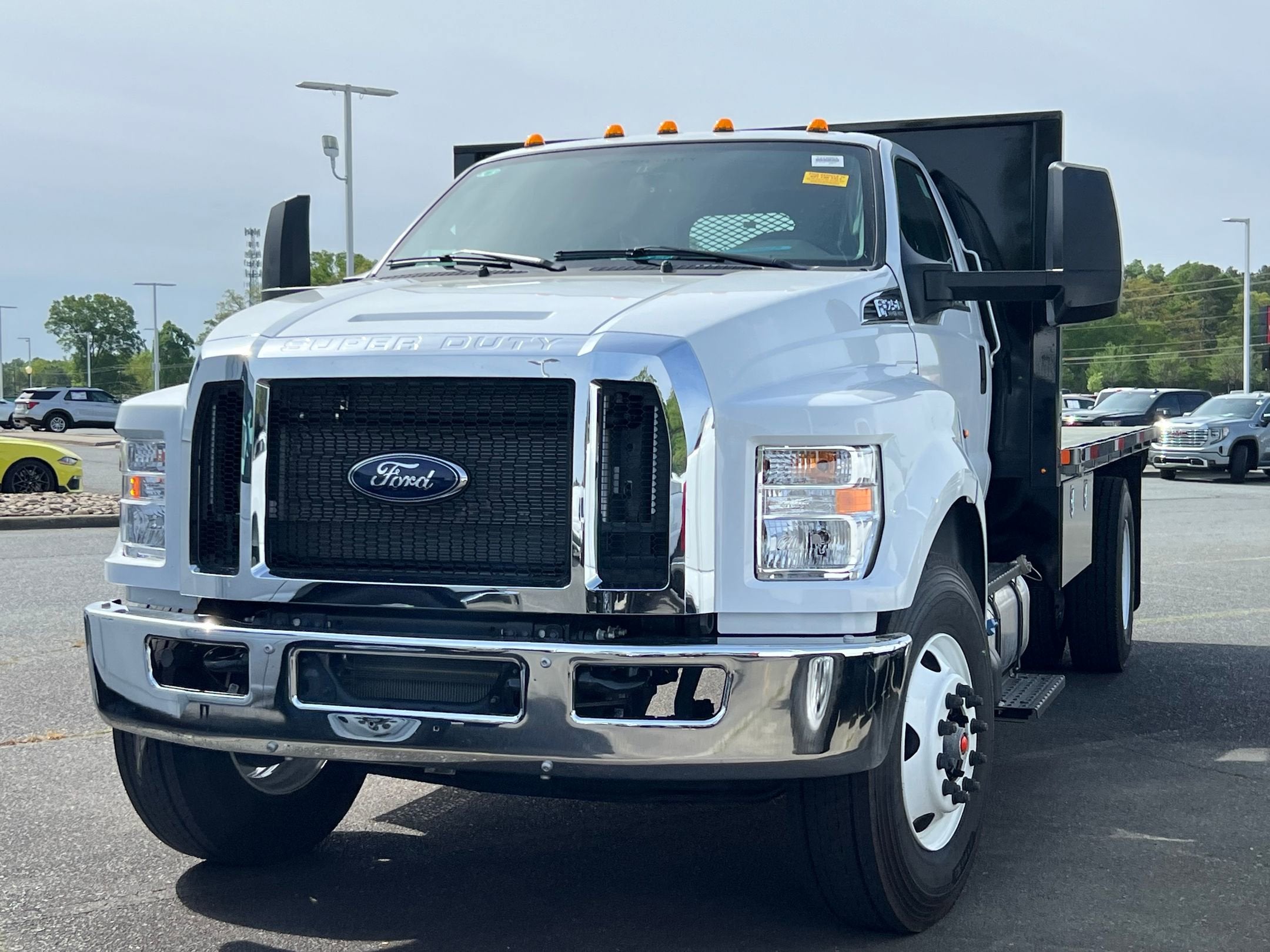 2027 Ford F-750SD Base