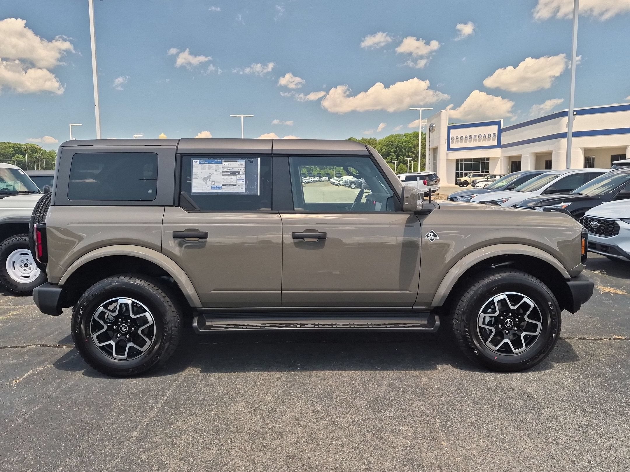 2026 Ford Bronco Outer Banks