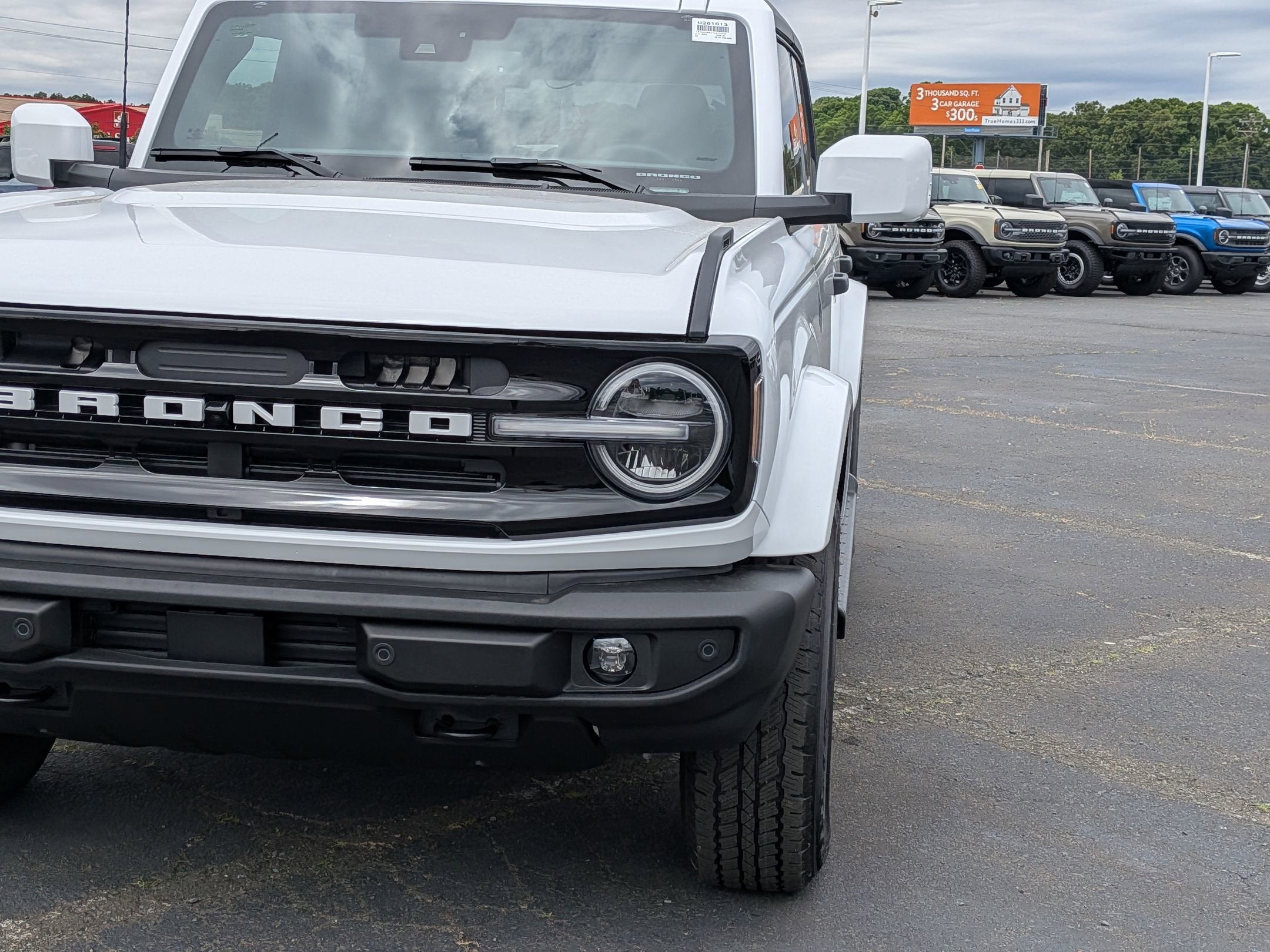 2026 Ford Bronco Outer Banks