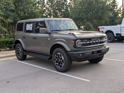 2026 Ford Bronco Lifted W/Custom Wheels