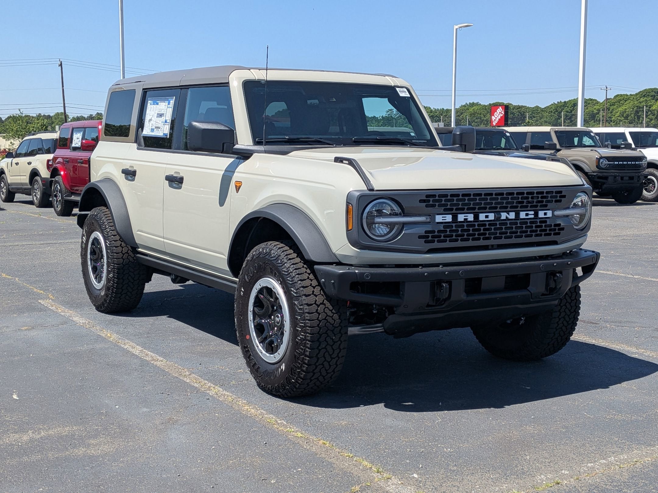 2026 Ford Bronco Badlands
