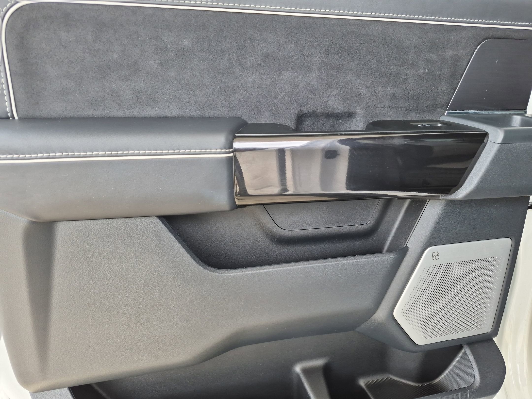 2025 Ford F-150 Lightning Platinum