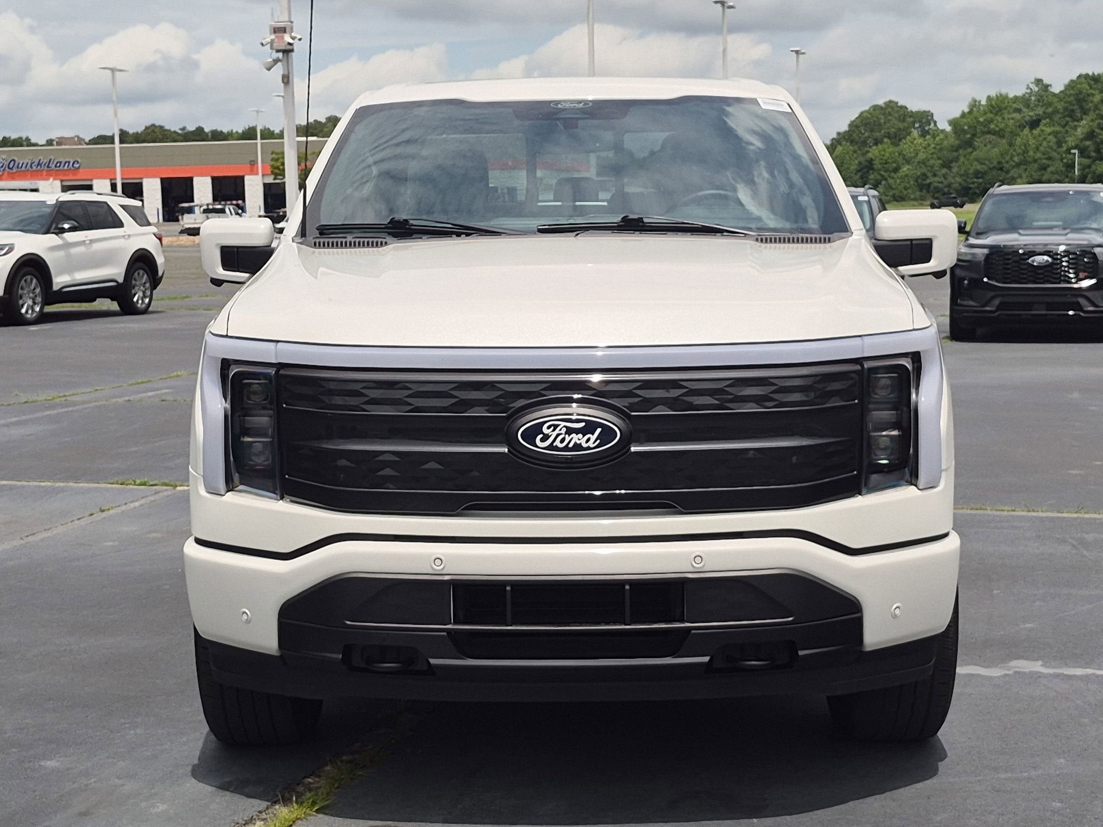 2025 Ford F-150 Lightning Platinum