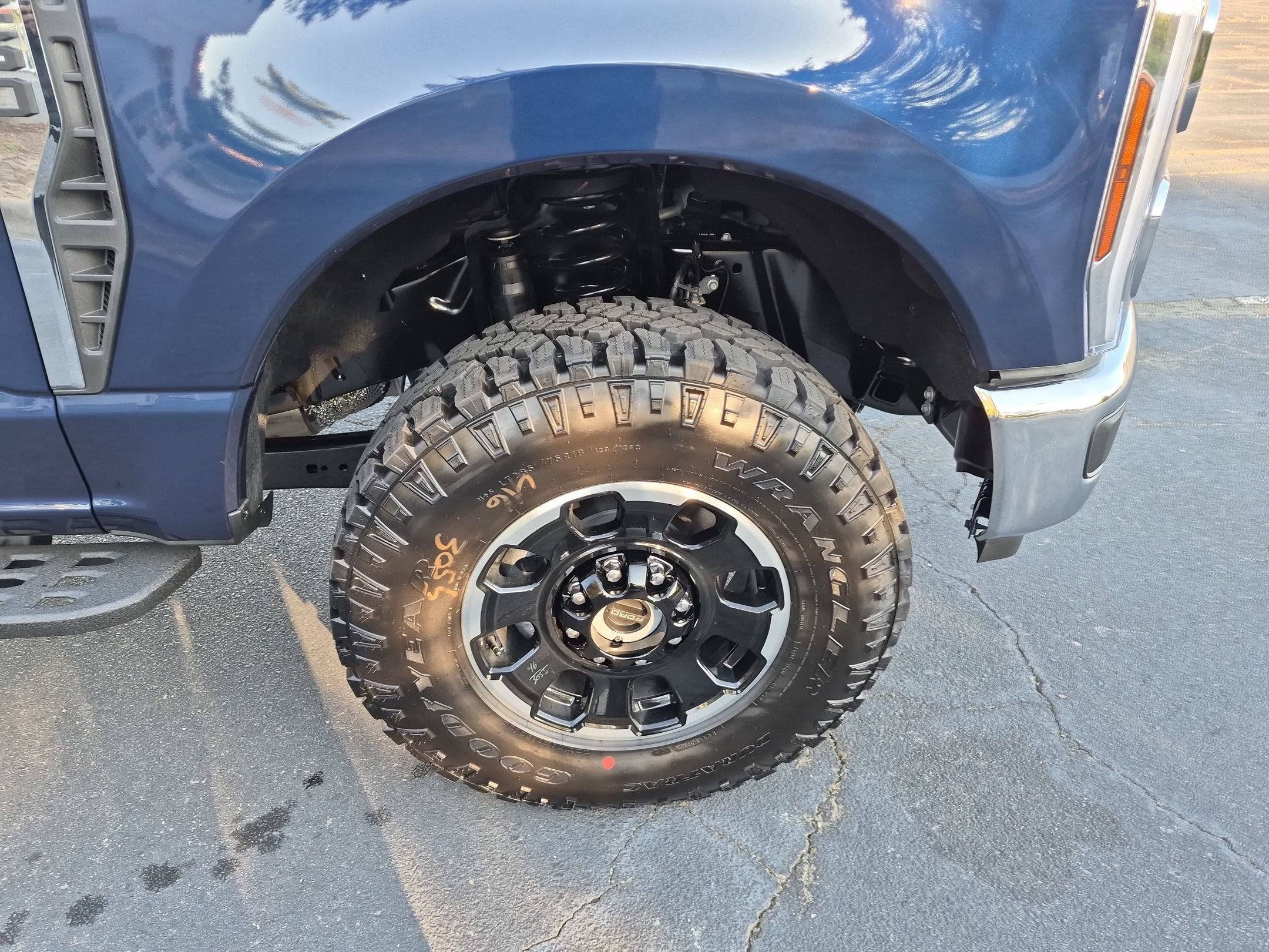 2027 Ford Super Duty F-250 SRW LARIAT