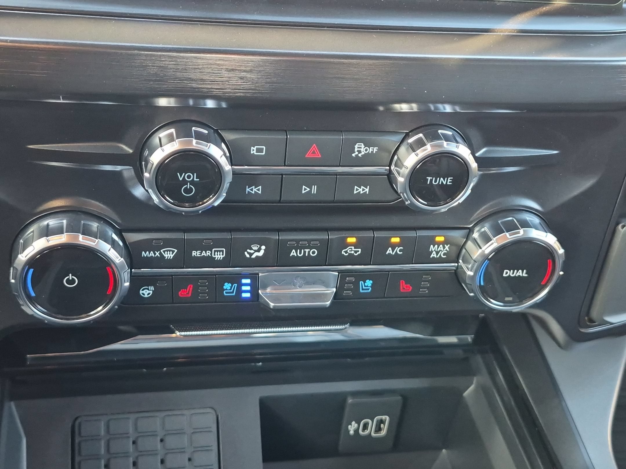 2027 Ford Super Duty F-250 SRW LARIAT