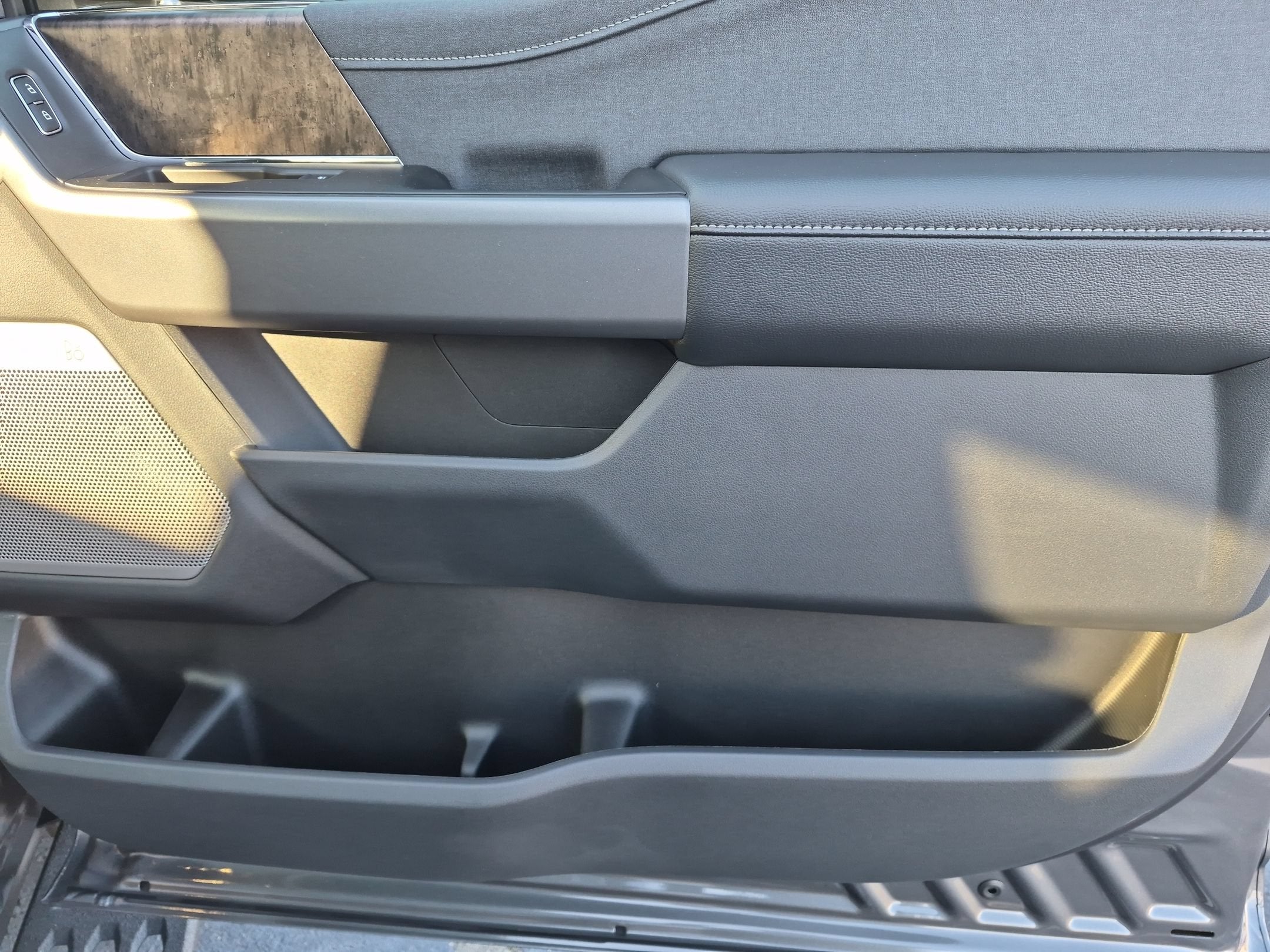 2027 Ford Super Duty F-250 SRW LARIAT