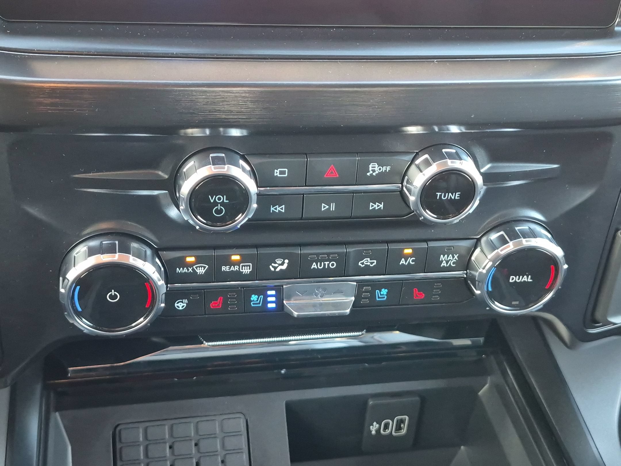 2027 Ford Super Duty F-250 SRW LARIAT