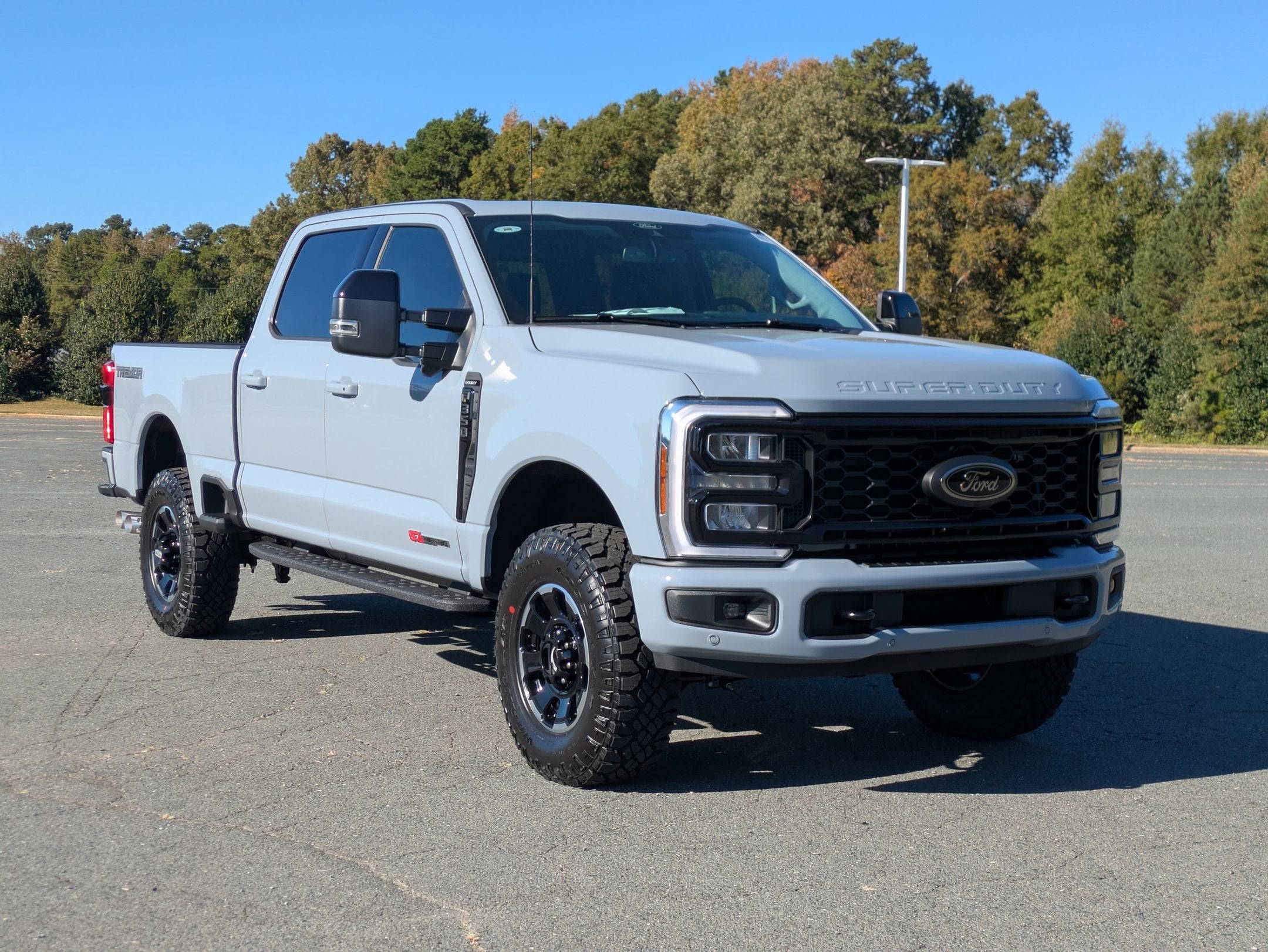 2026 Ford Super Duty F-350 SRW LARIAT