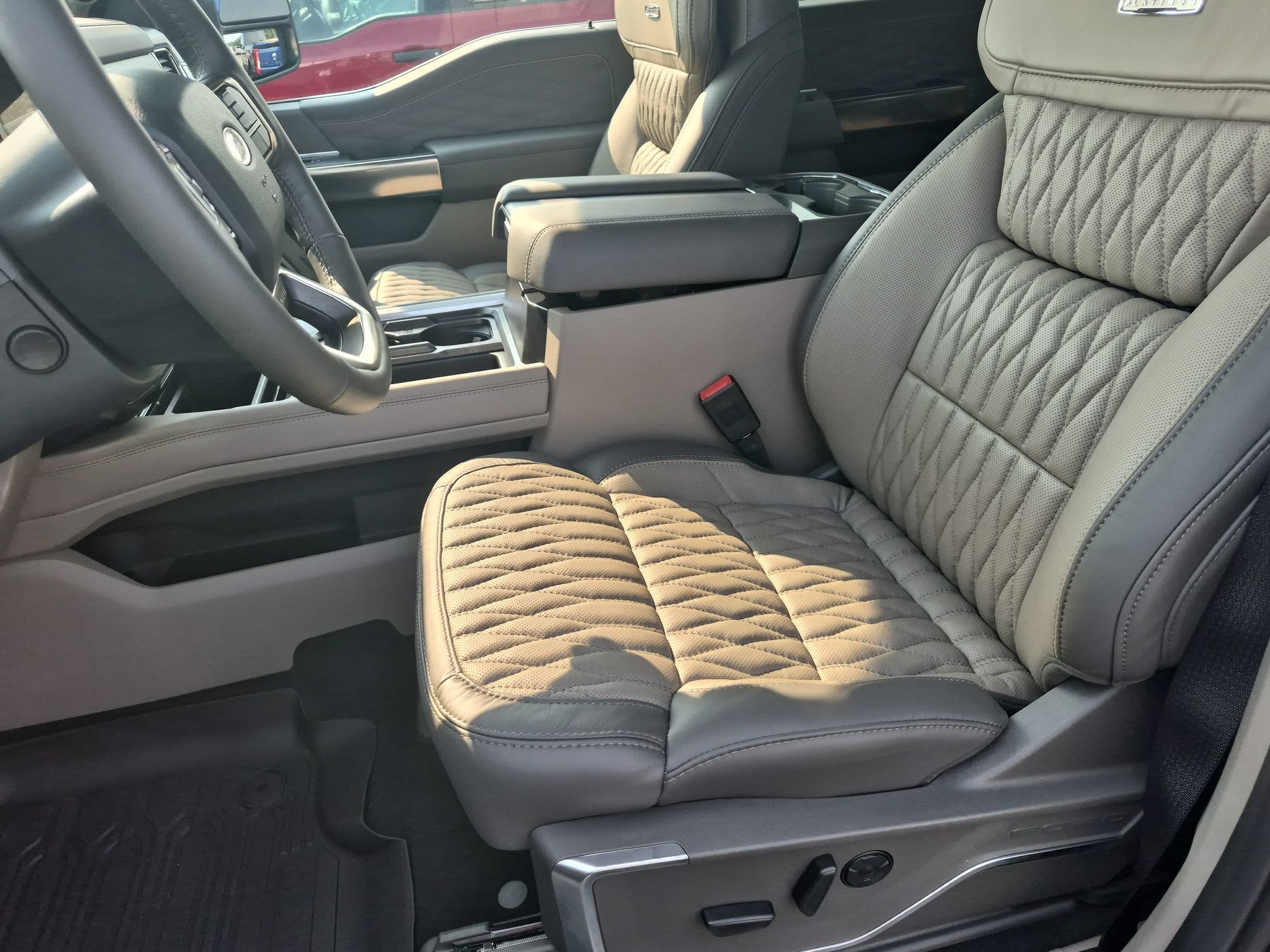 2026 Ford Super Duty F-350 SRW F-350® Platinum®