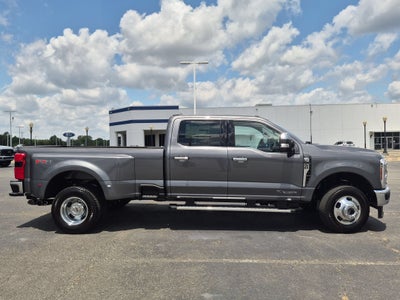 2026 Ford Super Duty F-350 DRW LARIAT