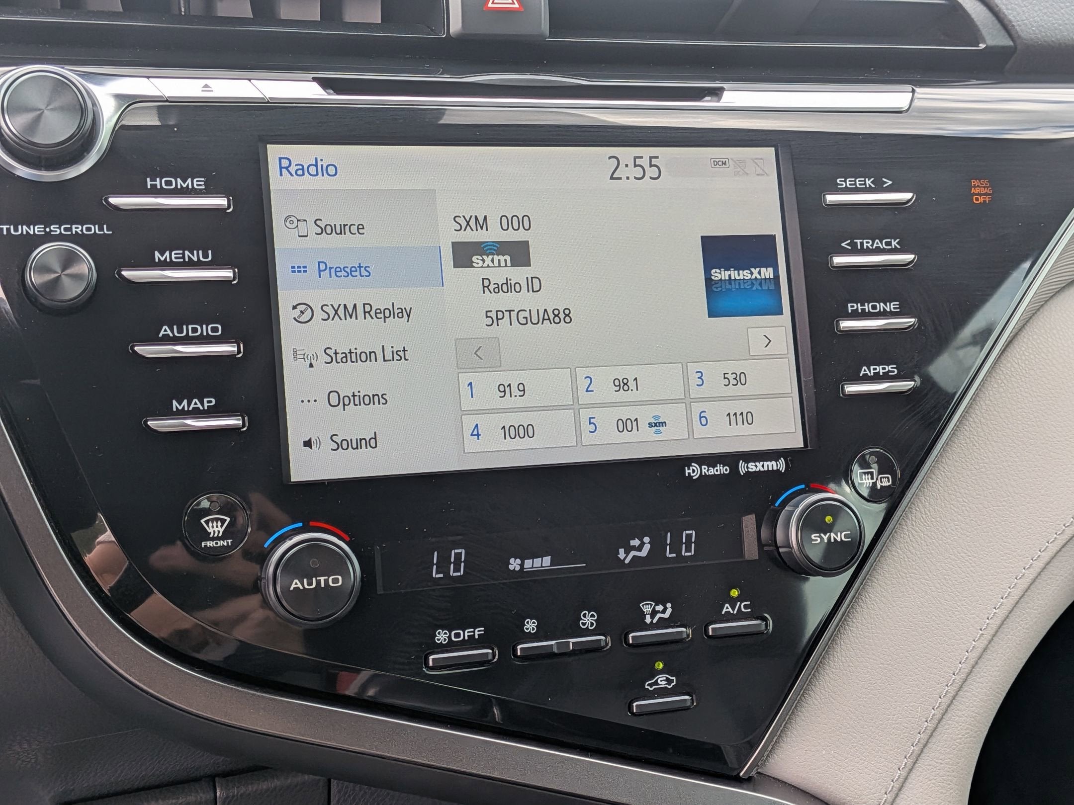 2019 Toyota Camry SE