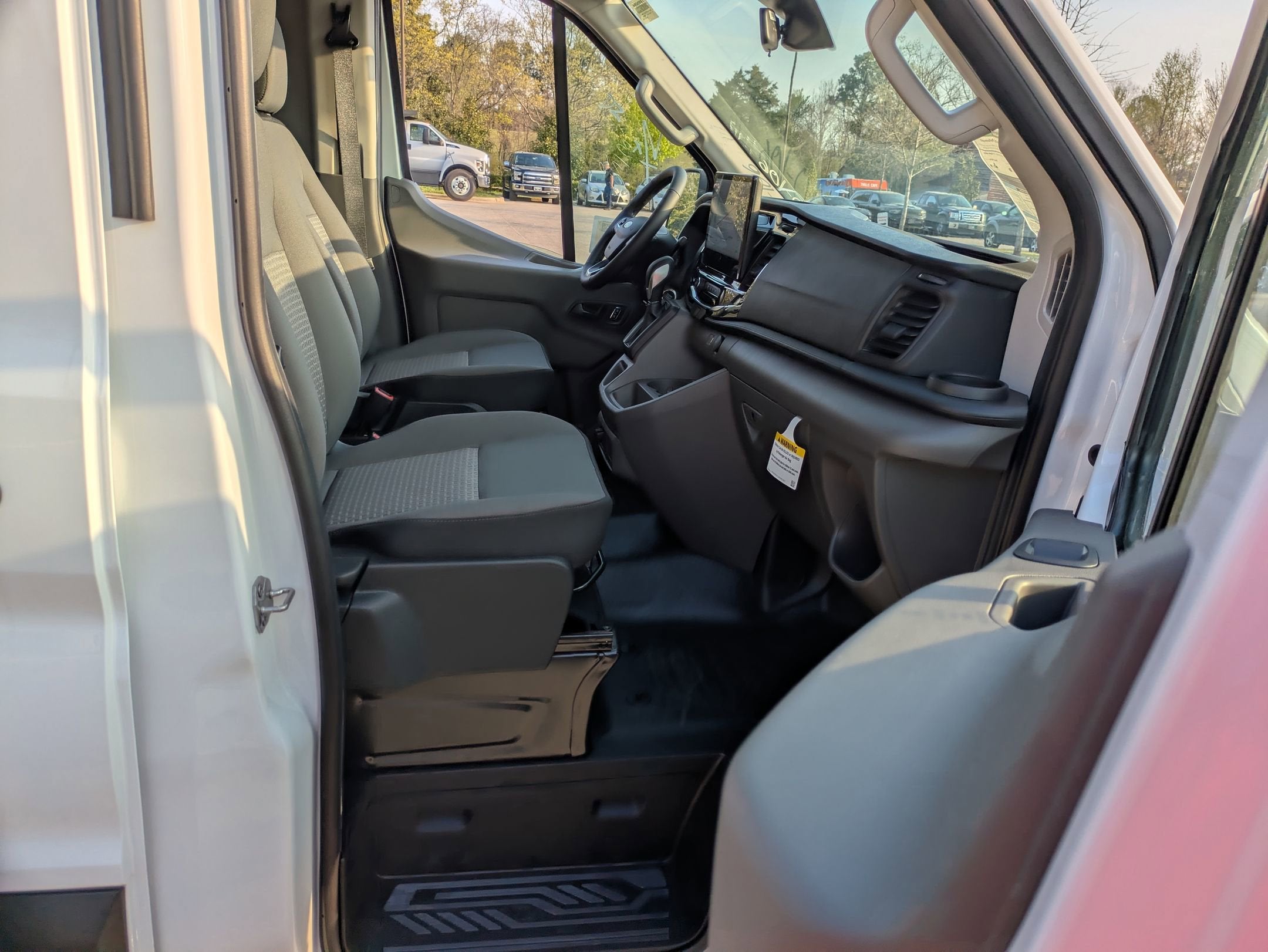 2026 Ford Transit Passenger Wagon XLT